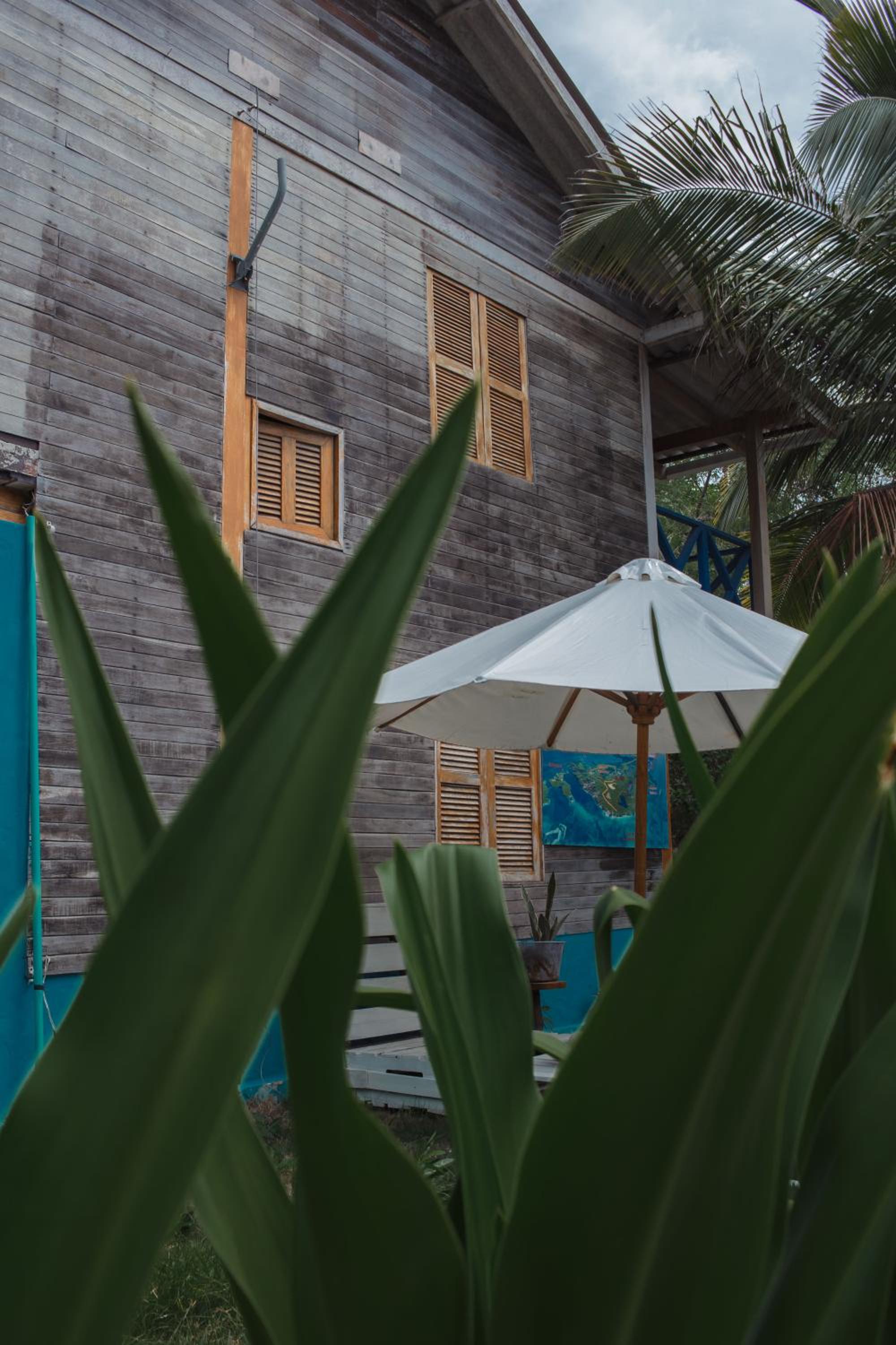 Isla Grande Eco-Hostal