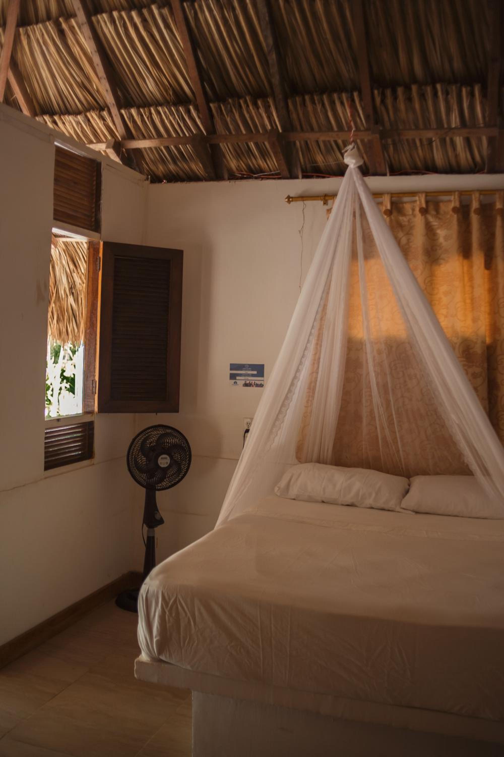 Isla Grande Eco-Hostal