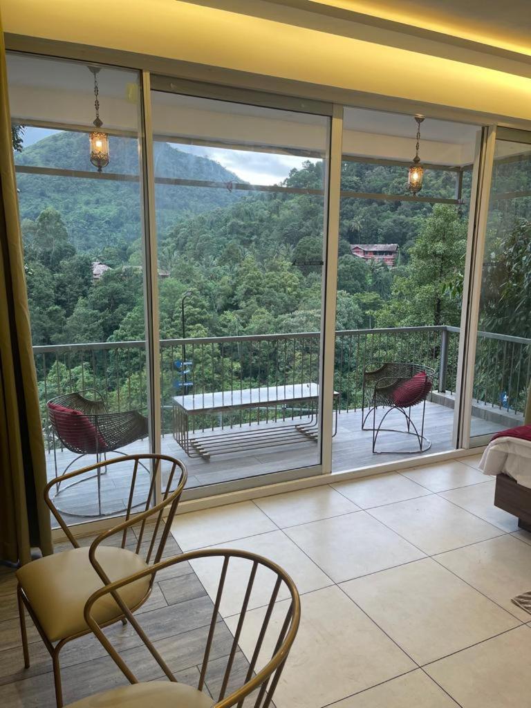 Boulevard Resorts