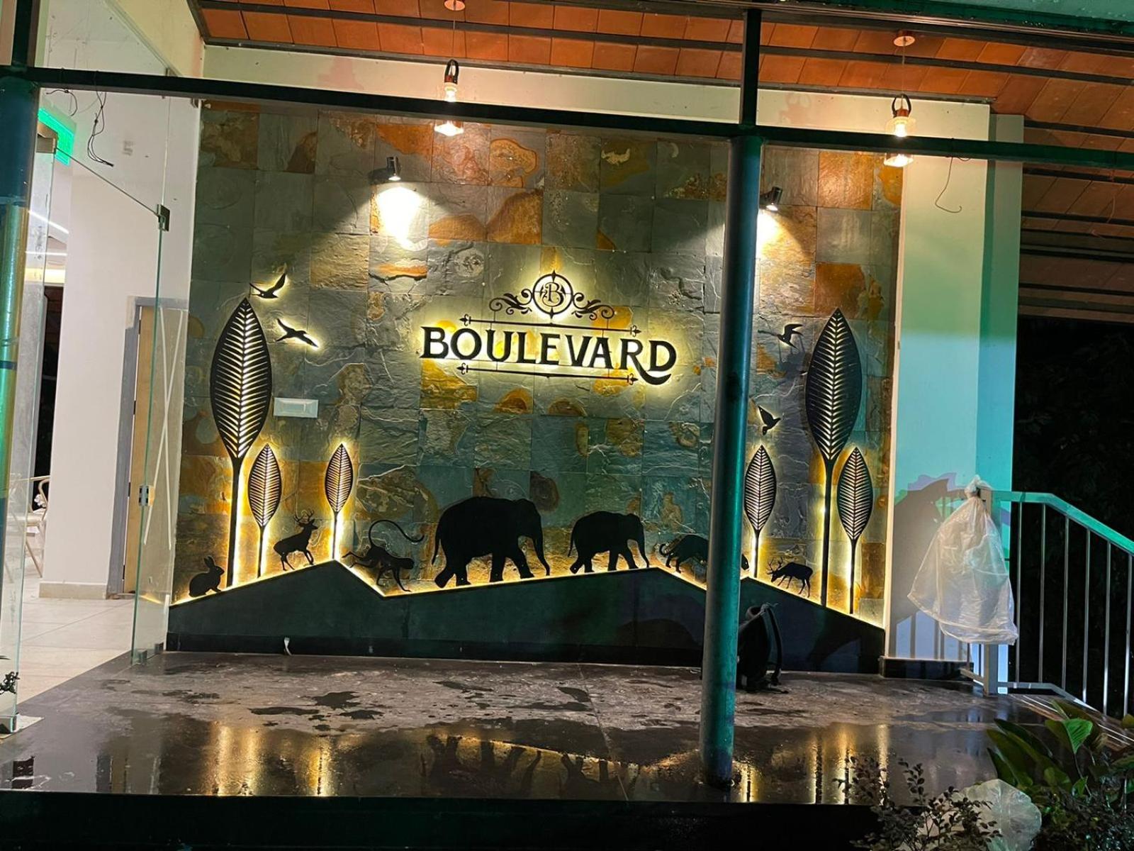 Boulevard Resorts