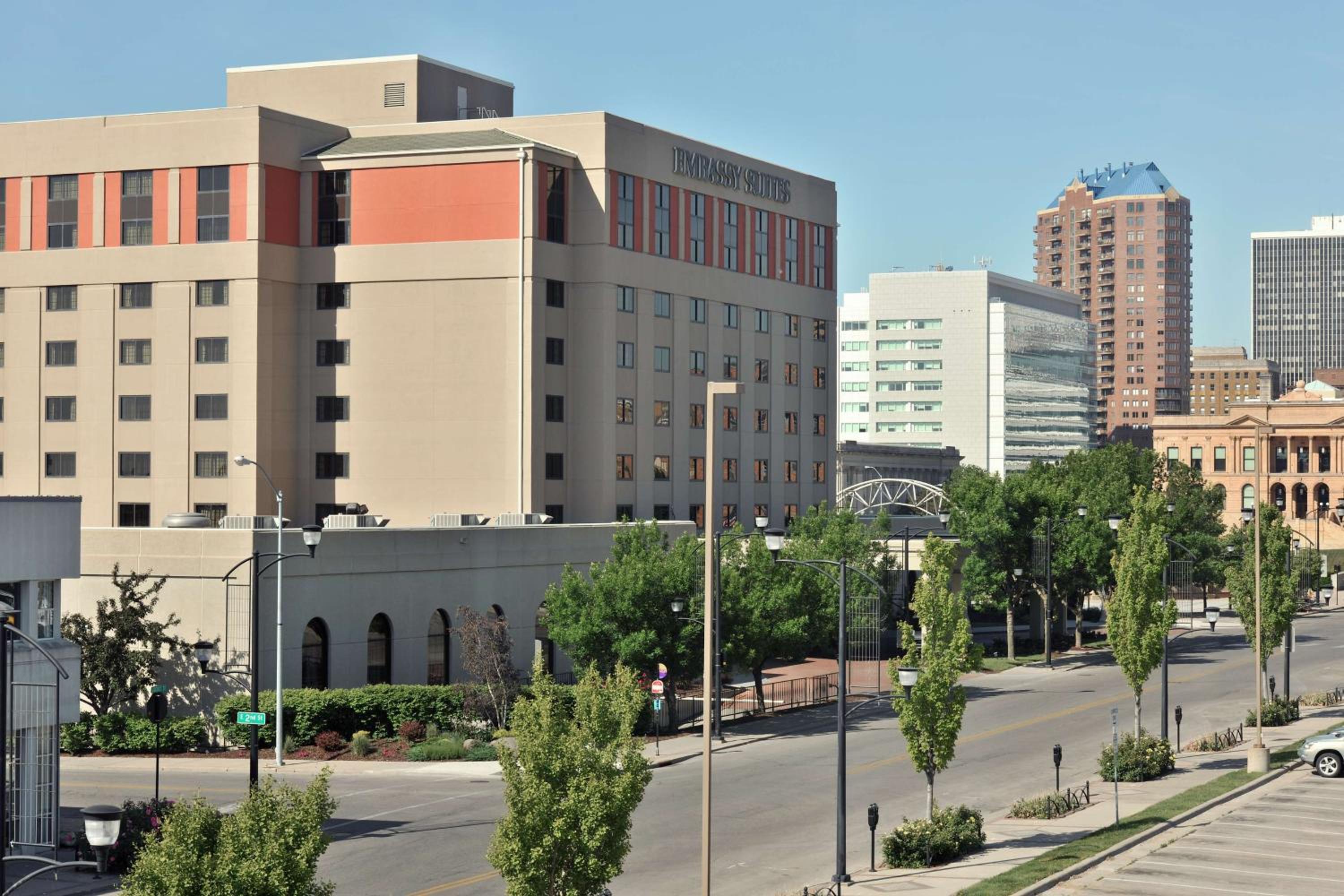 Des Moines Vacations - Embassy Suites Des Moines Downtown - Property Image 2