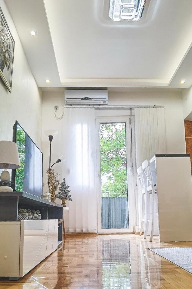 River Site Lux Apartment view 4