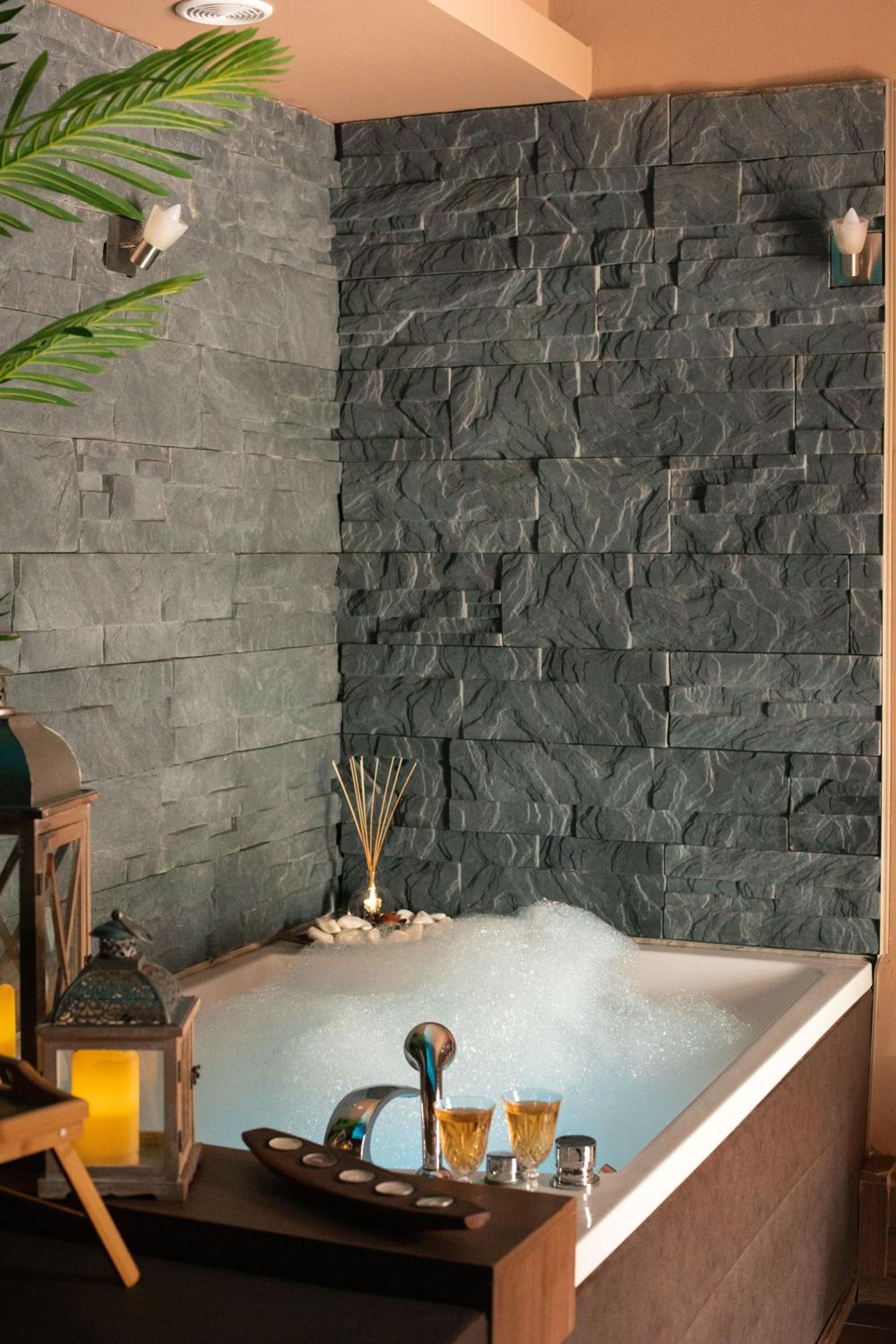 Reina Spa