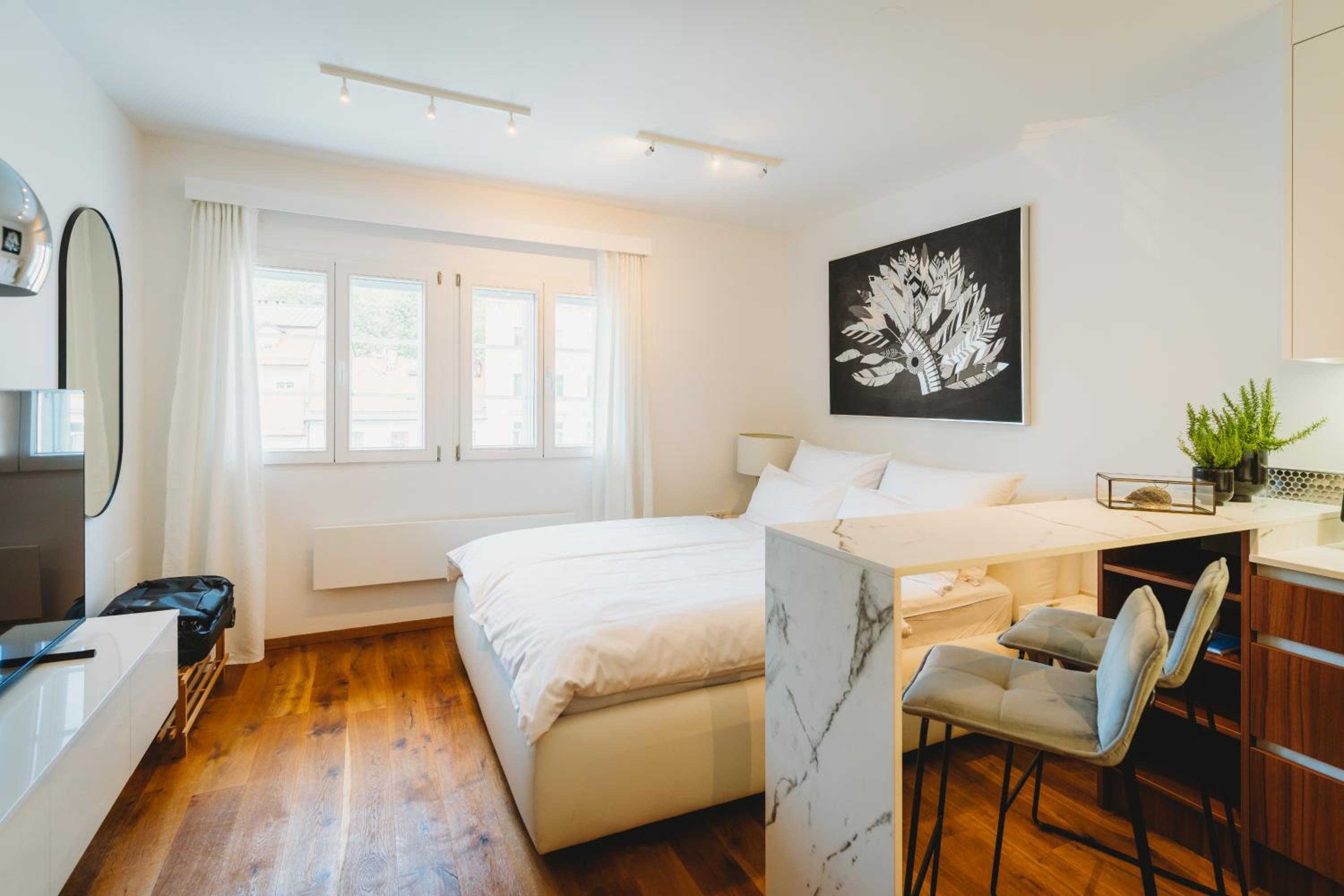 Romantic JUMP Studio overlooking river, free parking view 5