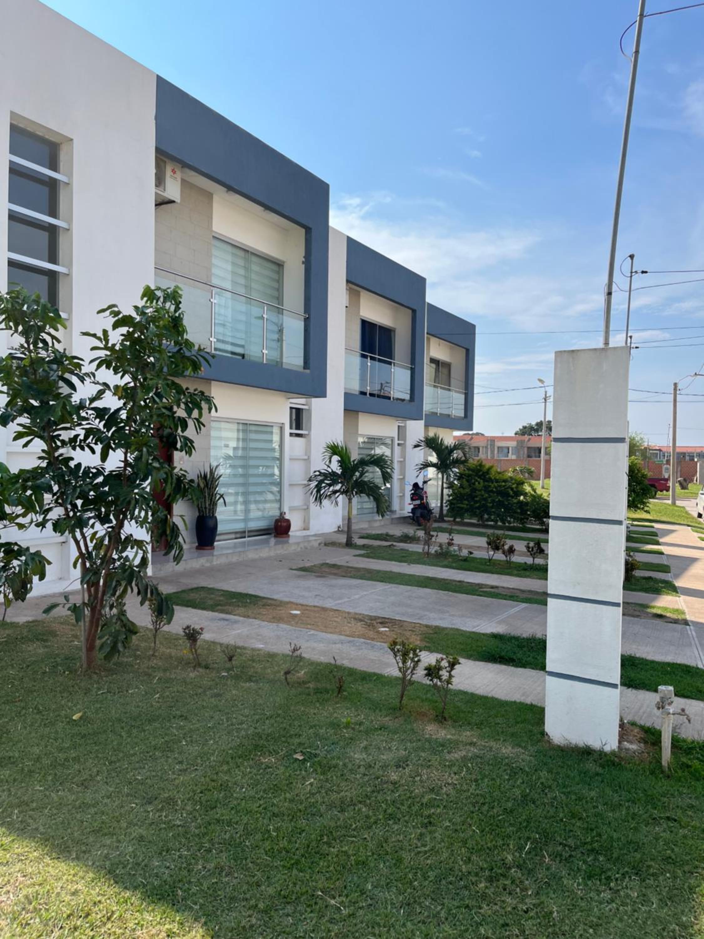 DEPARTAMENTO Y CONDOMINIO RECIEN CONSTRUIDO 2023 zona norte cerca UCEBOL