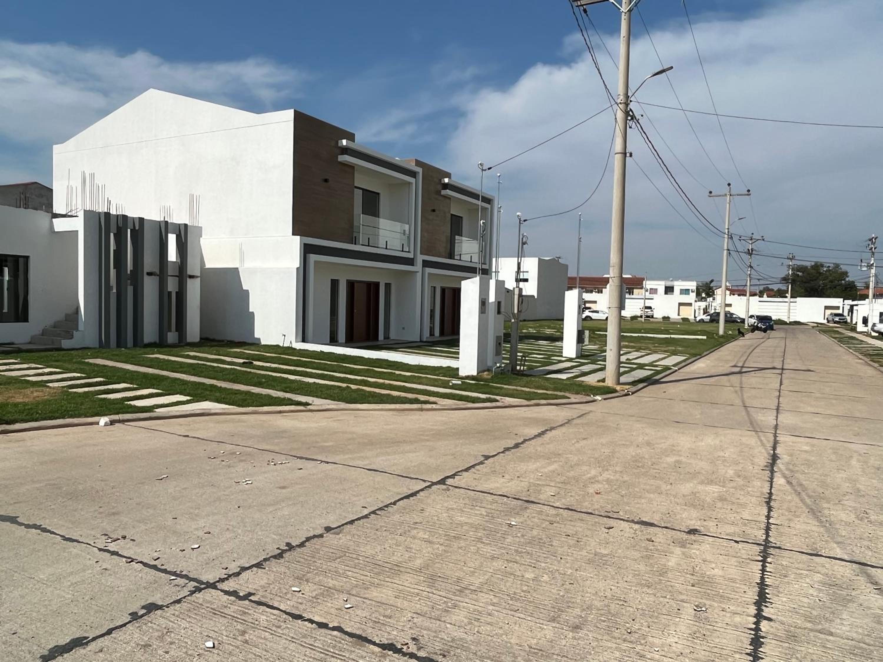 DEPARTAMENTO Y CONDOMINIO RECIEN CONSTRUIDO 2023 zona norte cerca UCEBOL