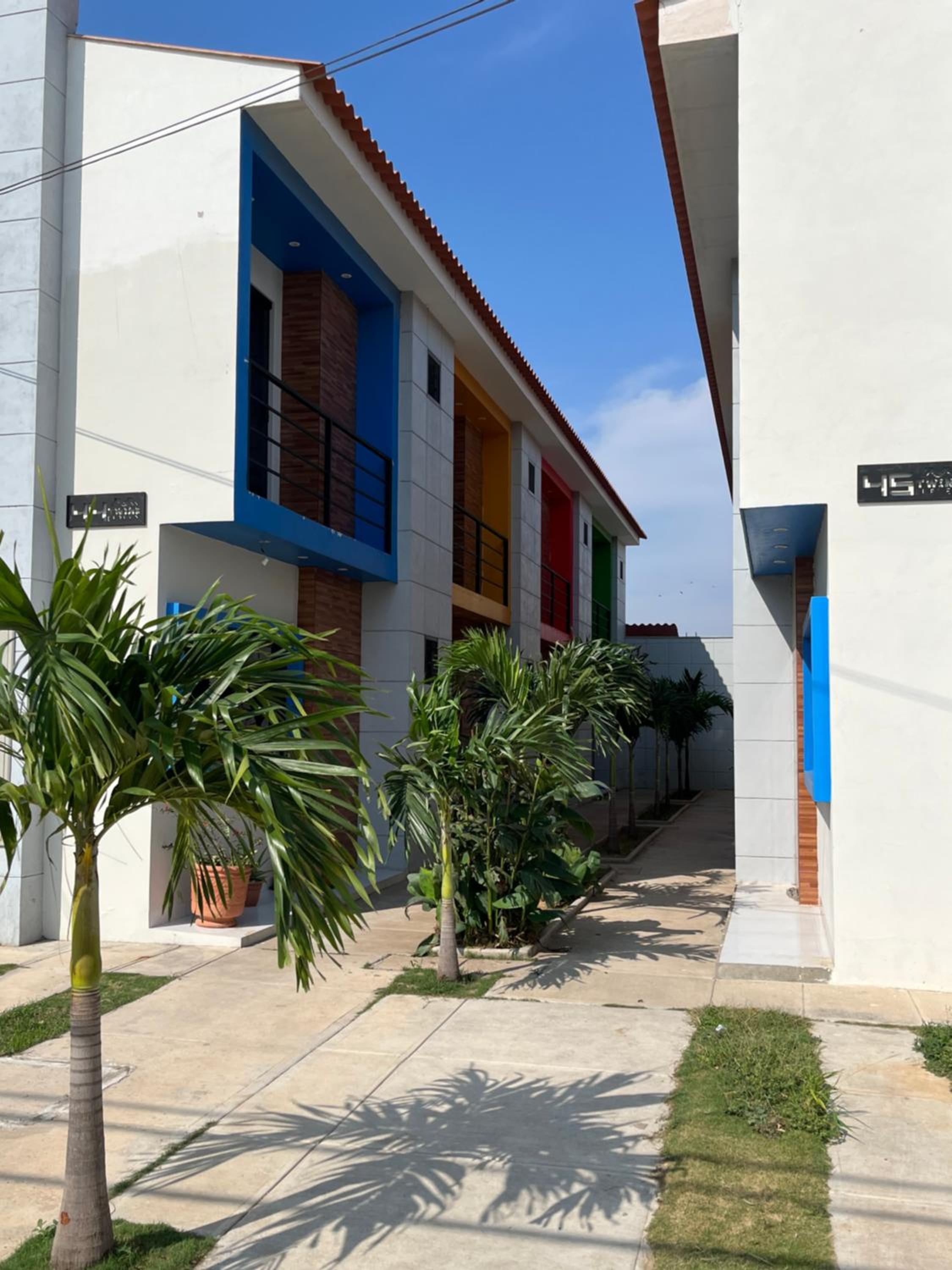DEPARTAMENTO Y CONDOMINIO RECIEN CONSTRUIDO 2023 zona norte cerca UCEBOL