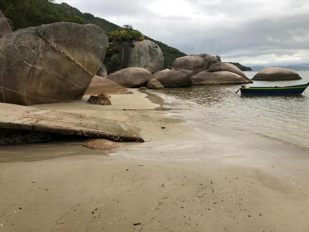 Enseada Das Pedras