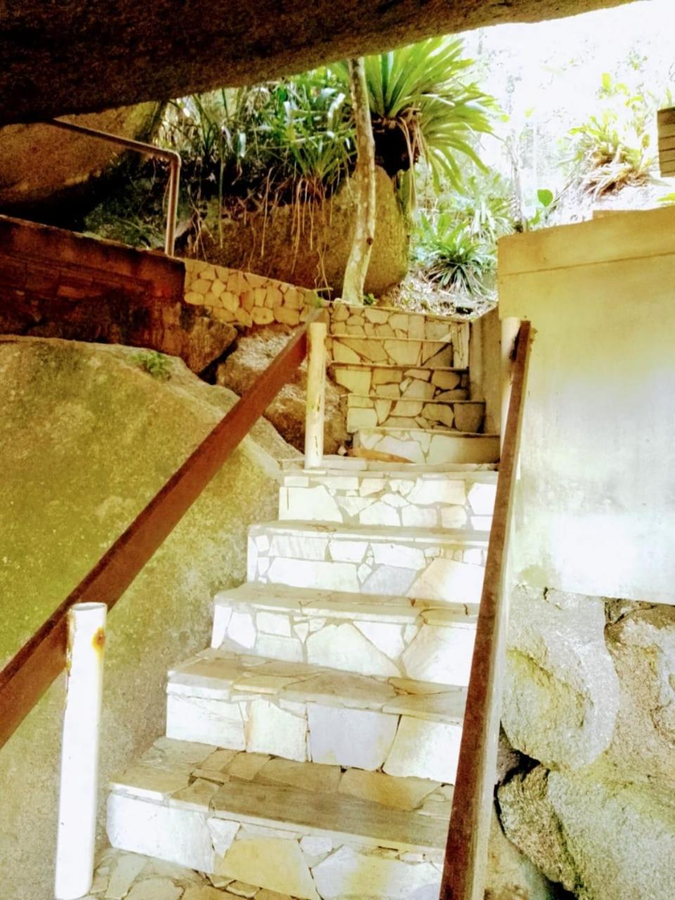 Enseada Das Pedras