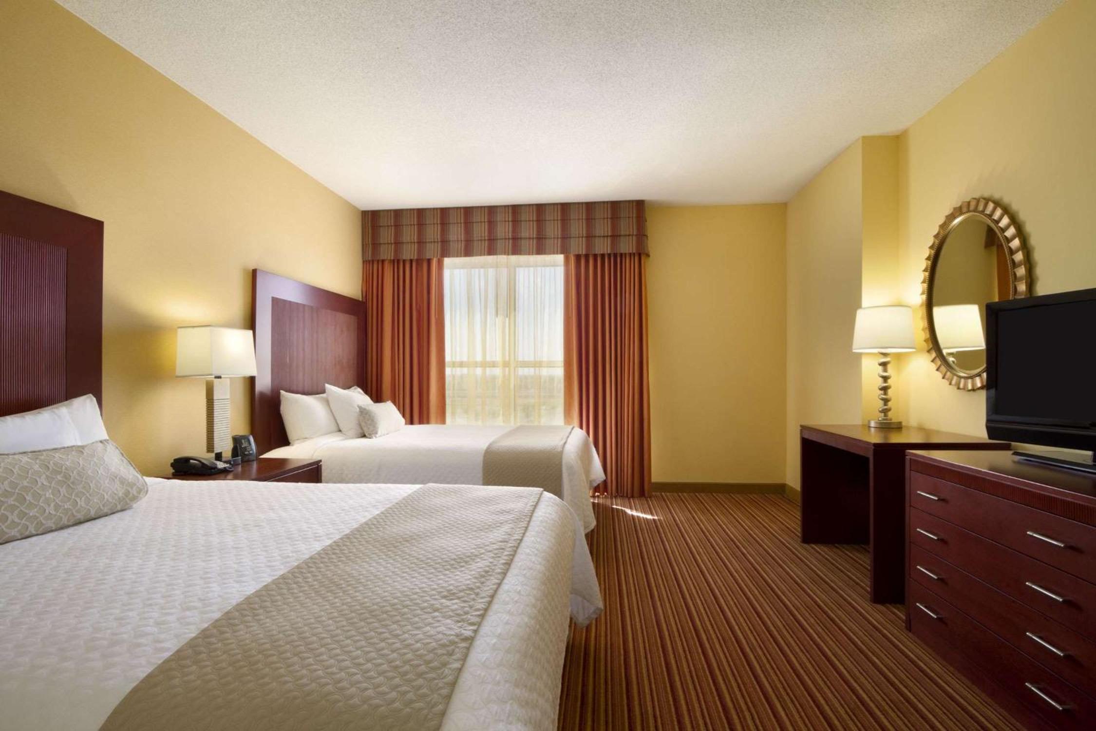Embassy Suites by Hilton Norman Hotel Conference Center - Property Image 44