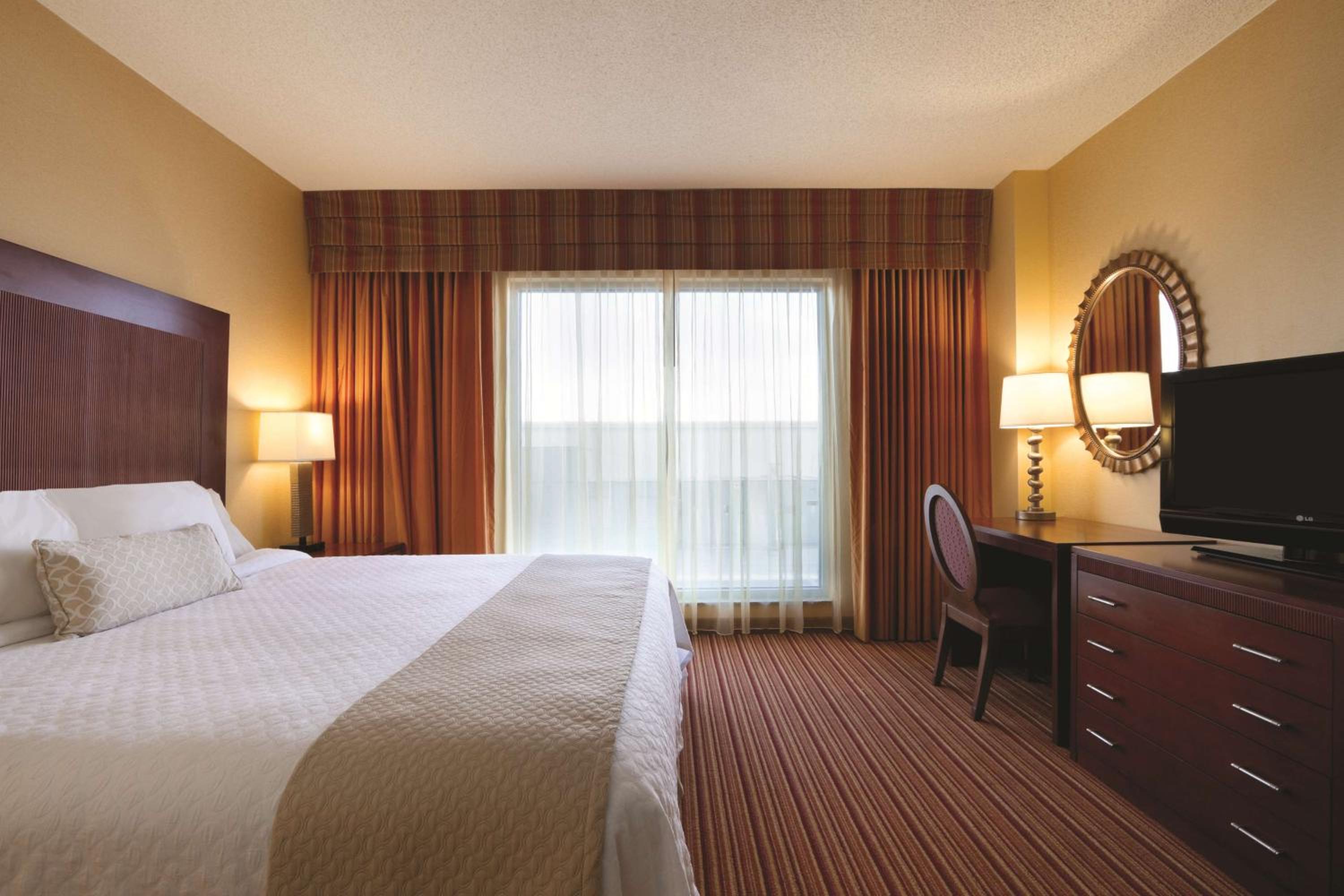 Embassy Suites by Hilton Norman Hotel Conference Center - Property Image 2