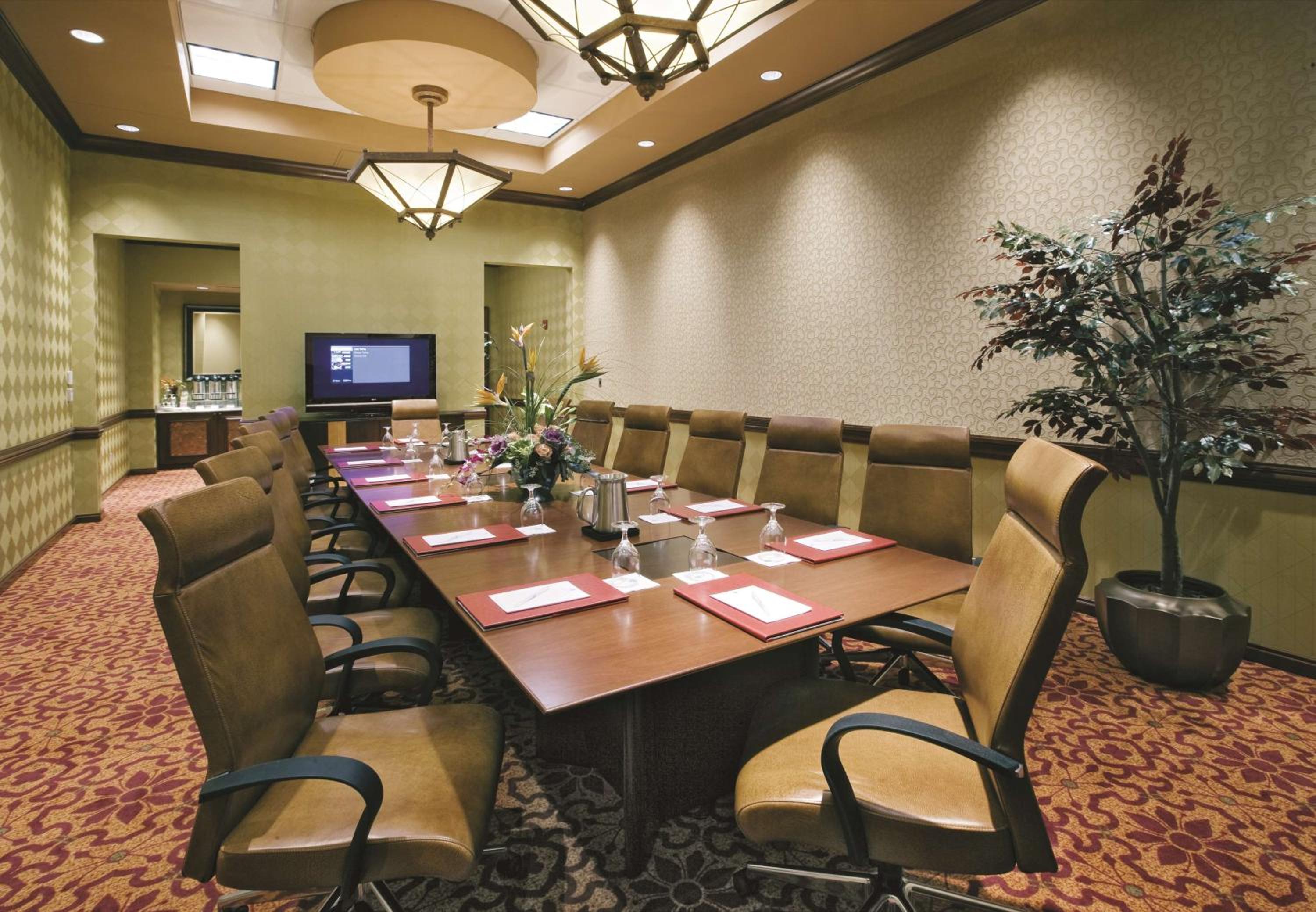 Embassy Suites by Hilton Norman Hotel Conference Center - Property Image 17