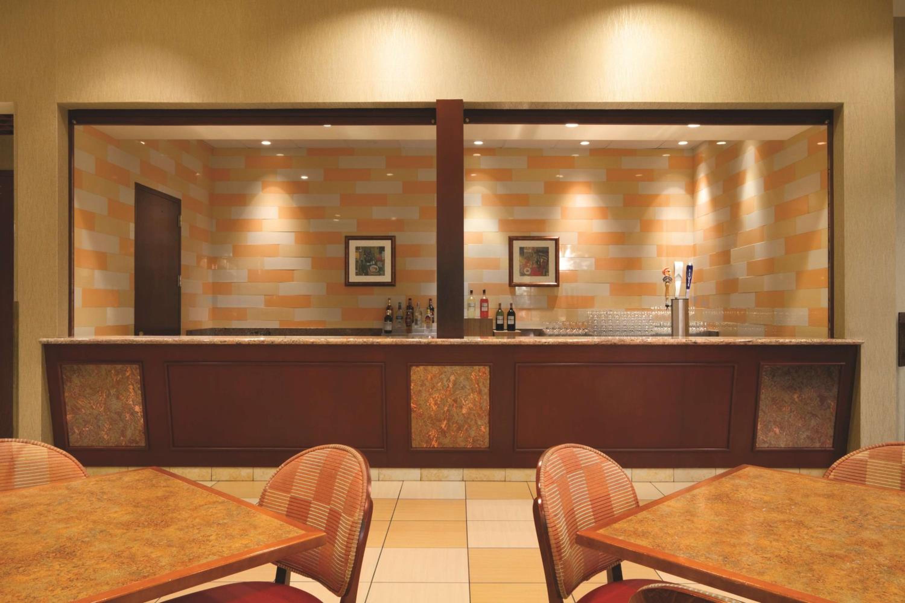 Embassy Suites by Hilton Norman Hotel Conference Center - Property Image 19