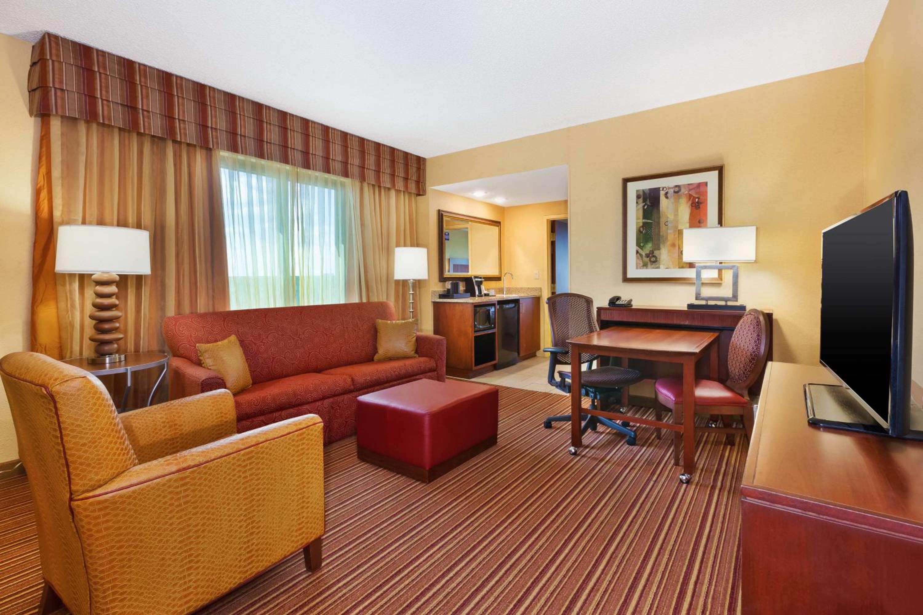Embassy Suites by Hilton Norman Hotel Conference Center - Property Image 21