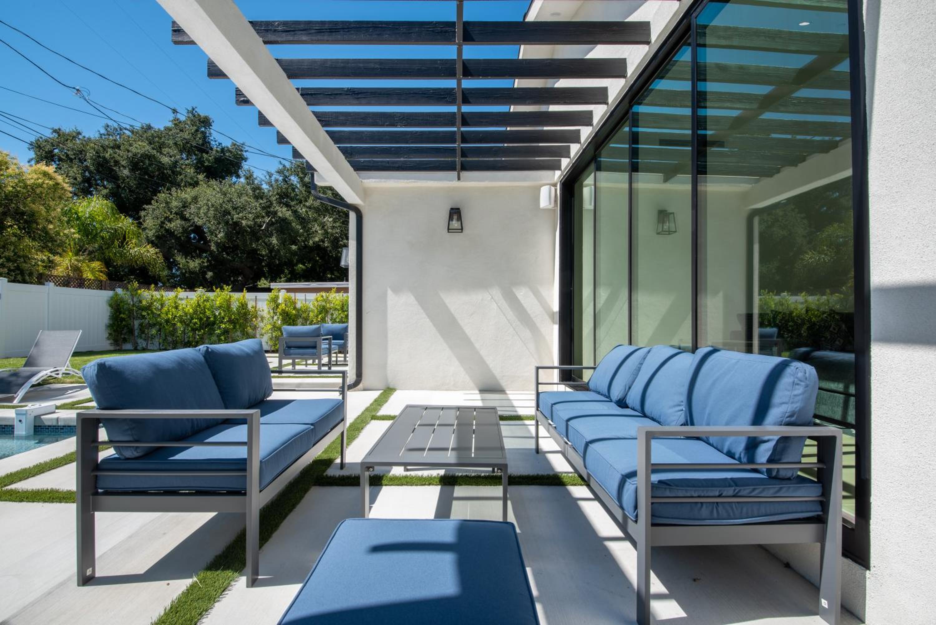 Universal Studio Stellar Home with pool and jacuzzi