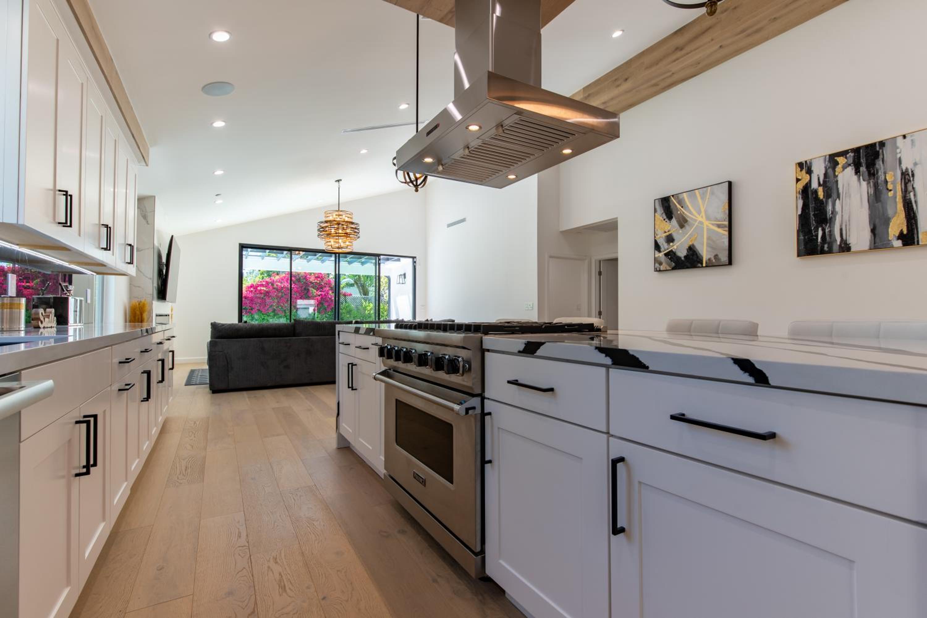 Universal Studio Stellar Home with pool and jacuzzi