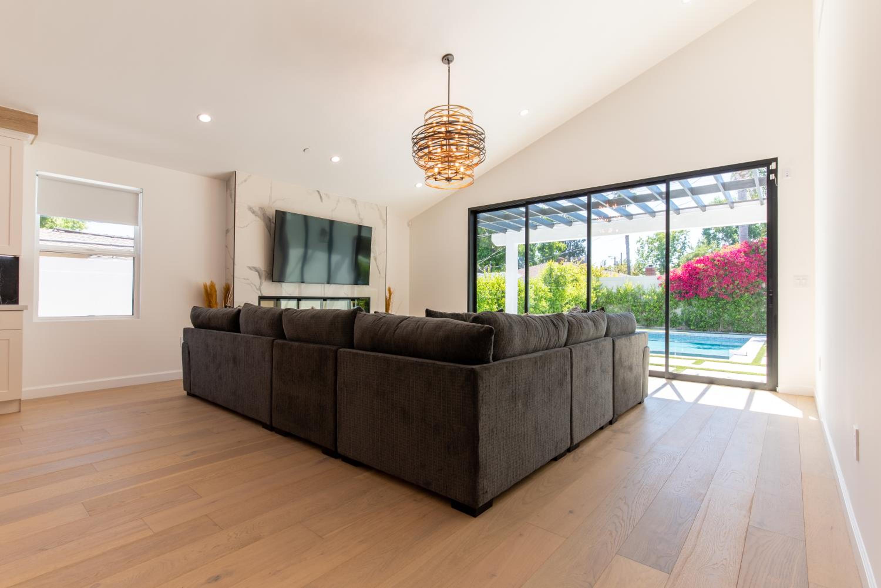 Universal Studio Stellar Home with pool and jacuzzi
