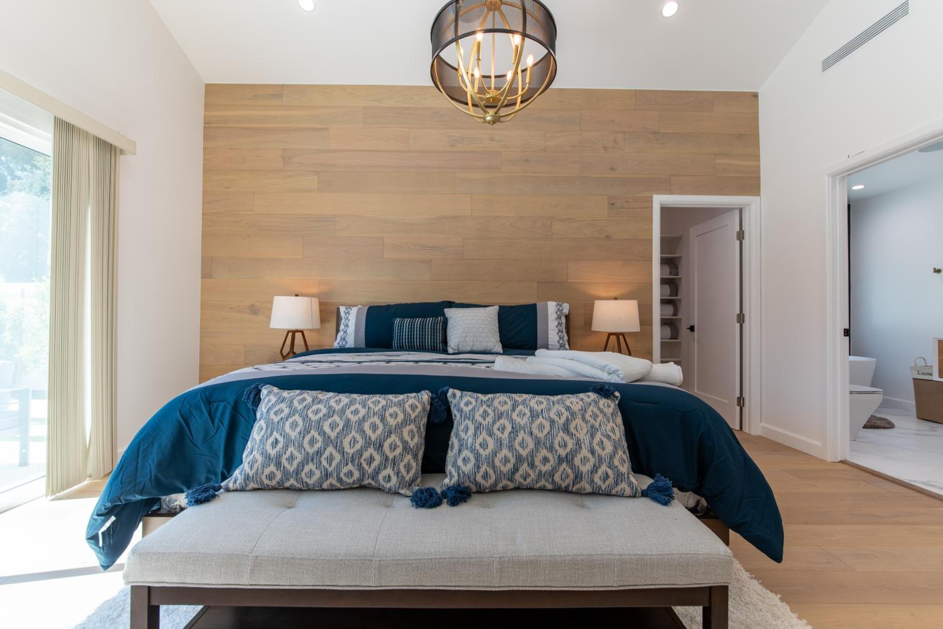 Universal Studio Stellar Home with pool and jacuzzi