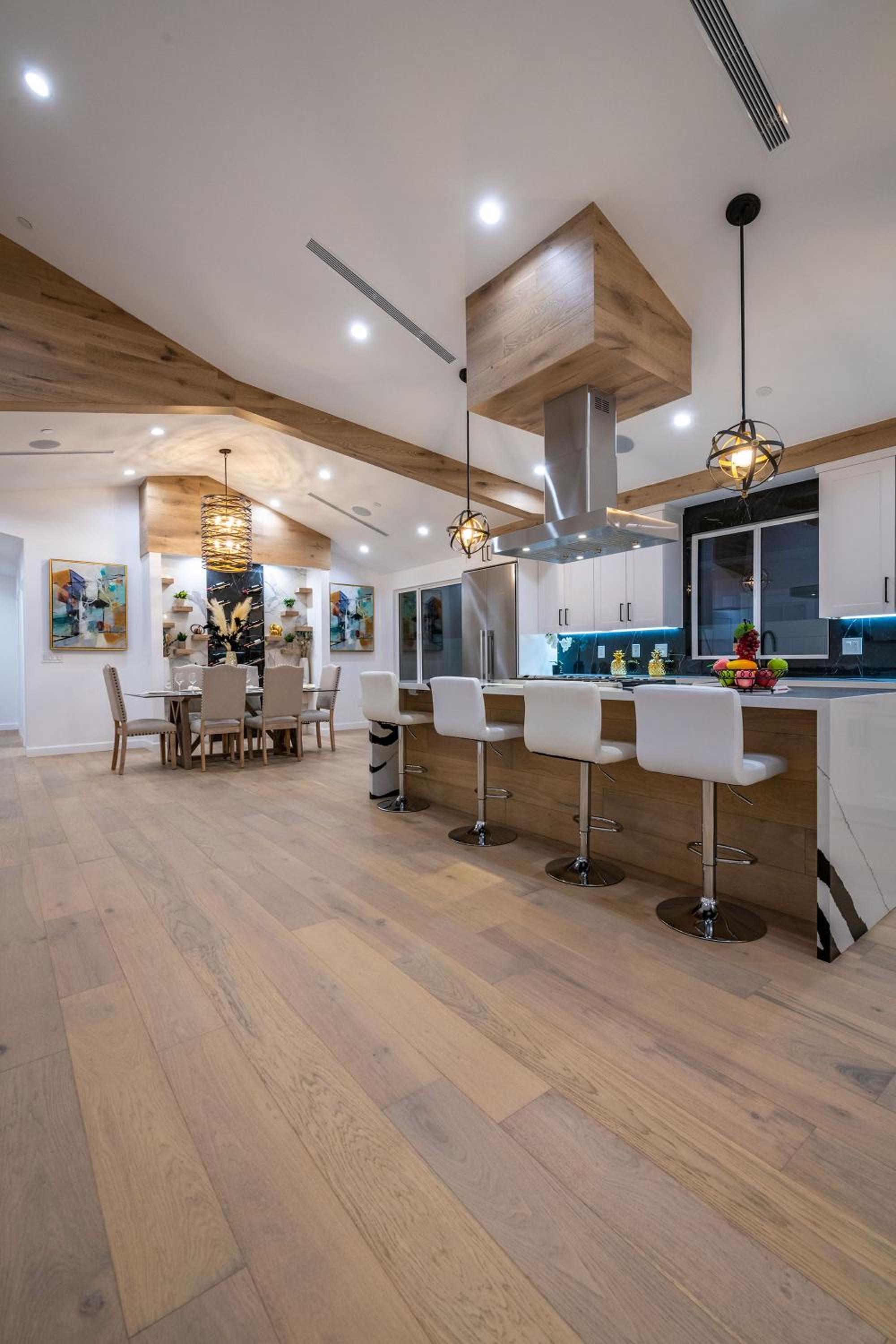 Universal Studio Stellar Home with pool and jacuzzi