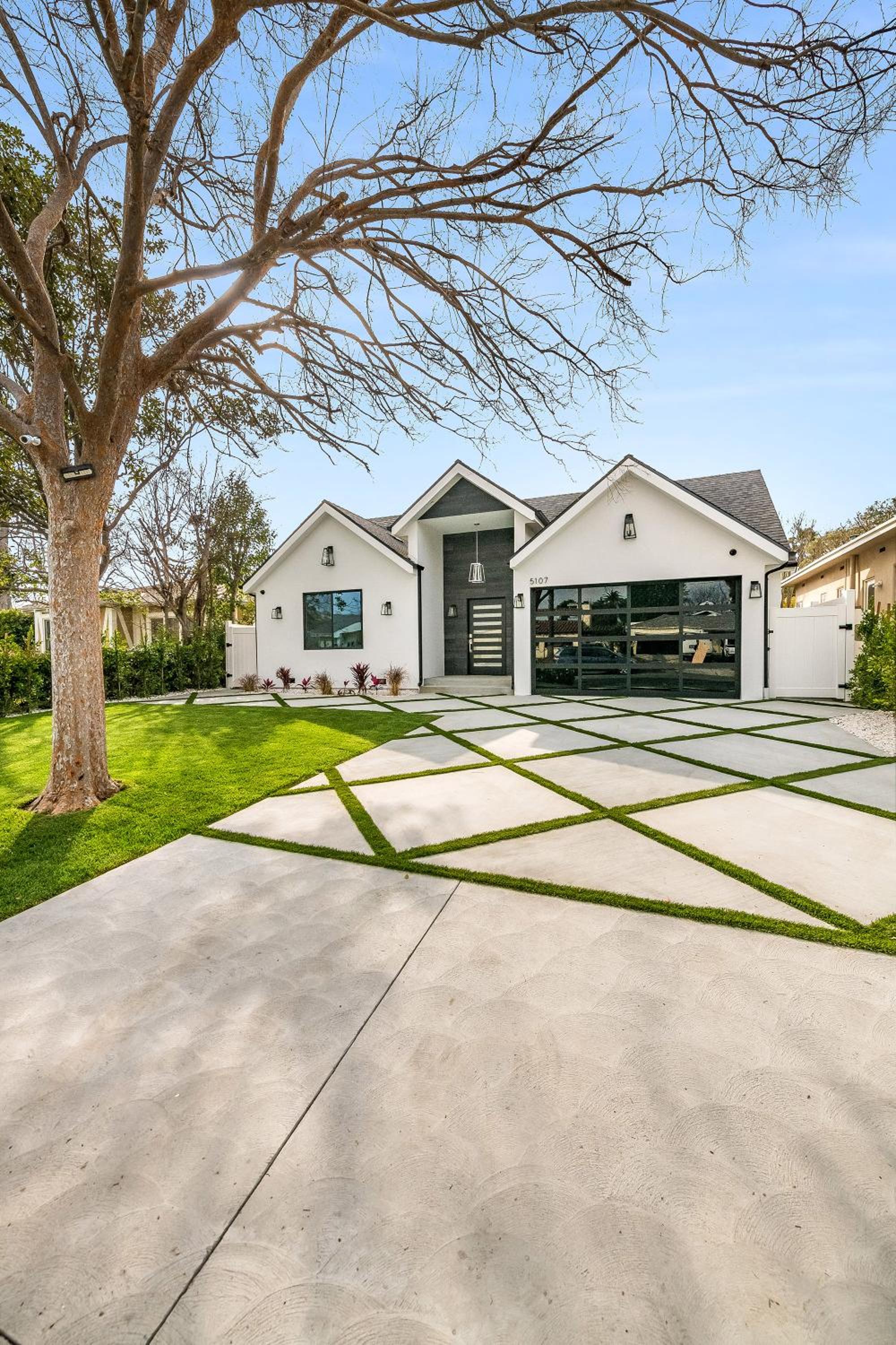 Universal Studio Stellar Home with pool and jacuzzi