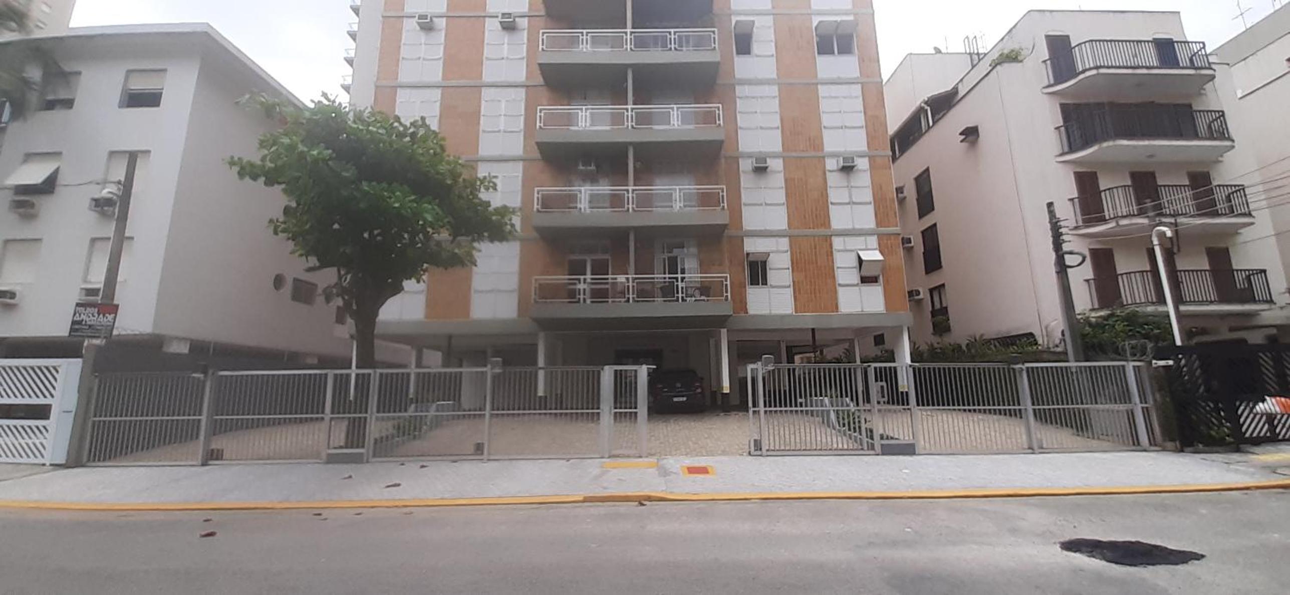Apartamento Condomínio Vermon Praia da Enseada view 2