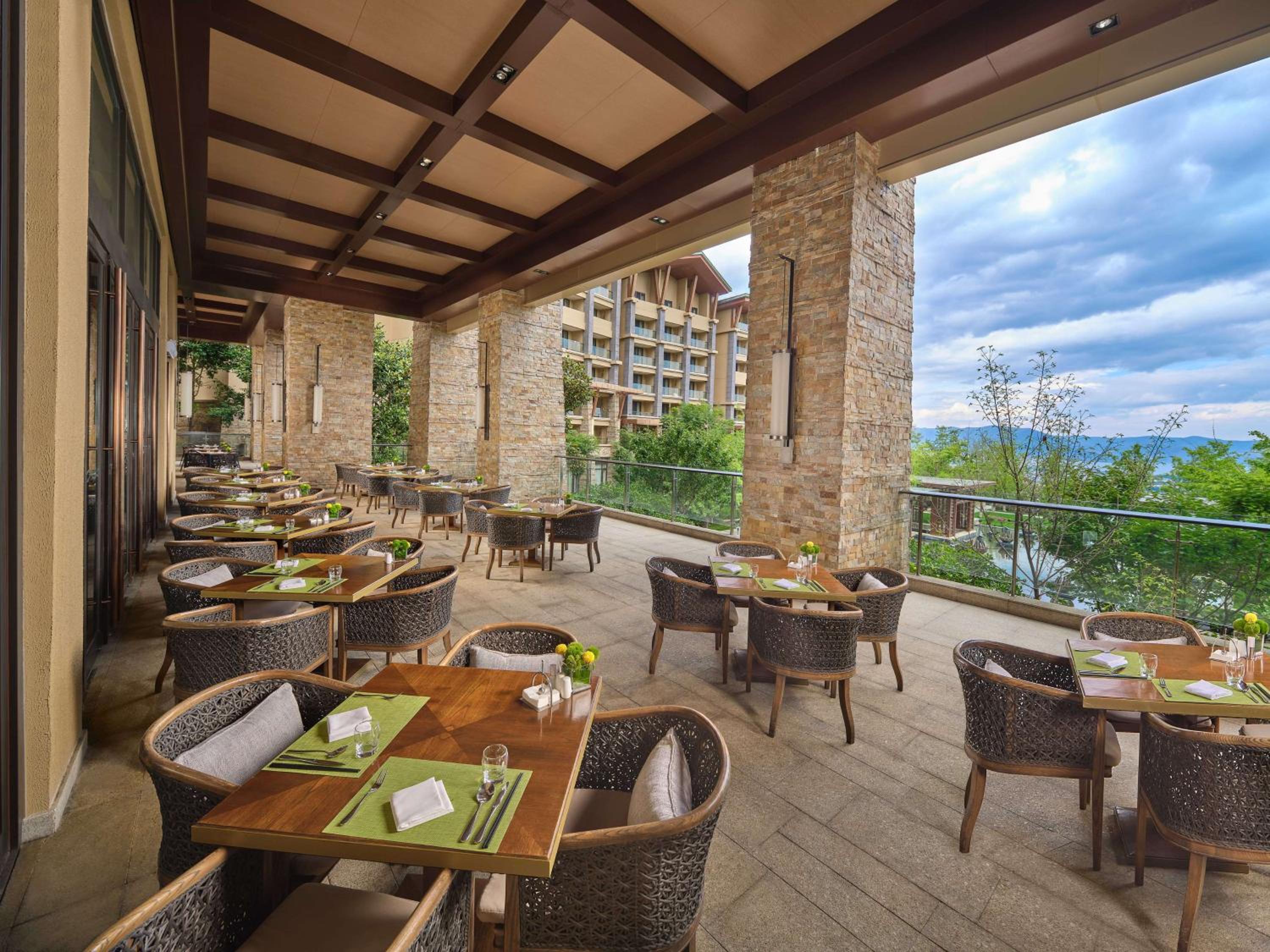 Hilton Dali Resort & Spa