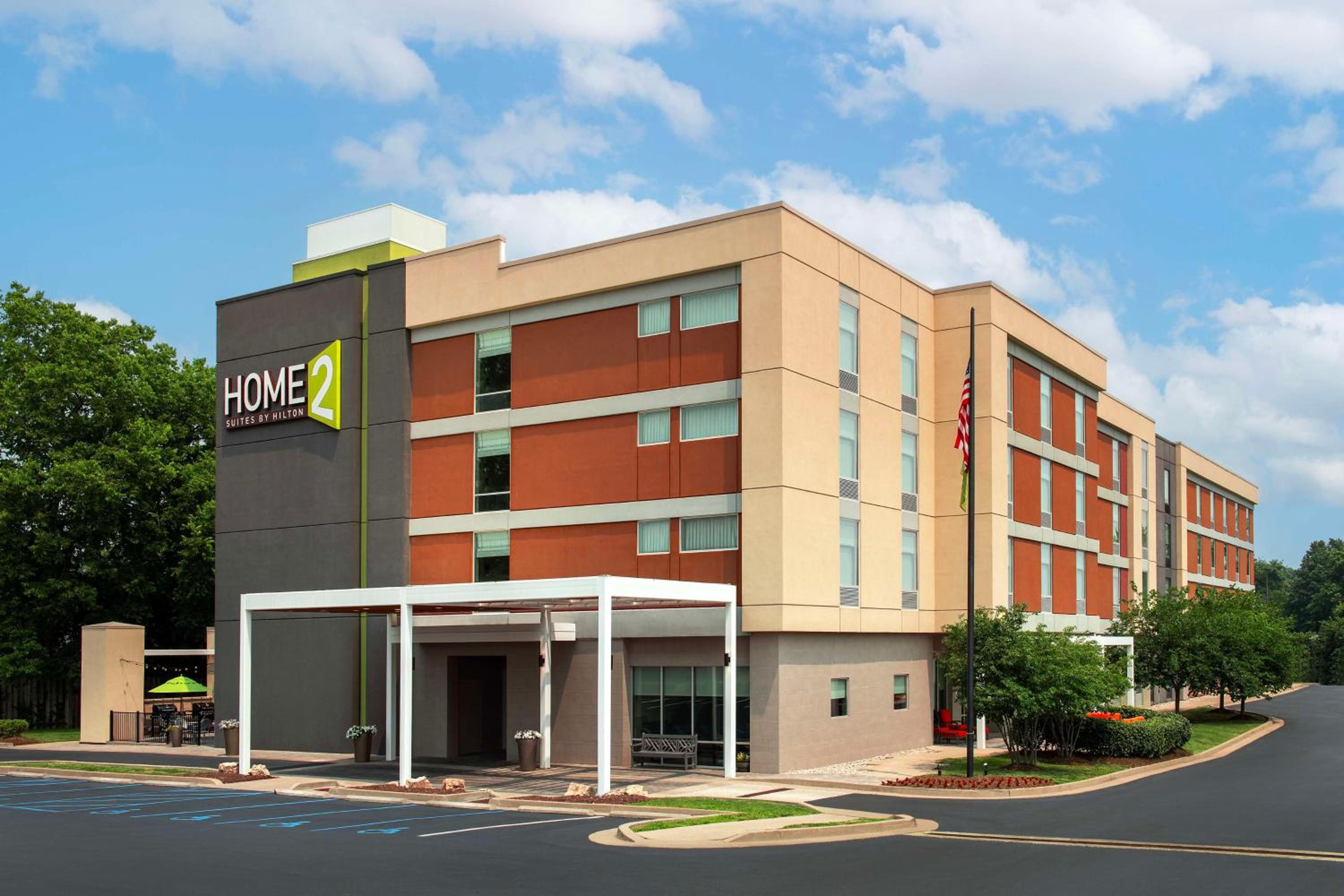 Hotel Home2 Suites by Hilton Lexington University / Medical Center - Image 1