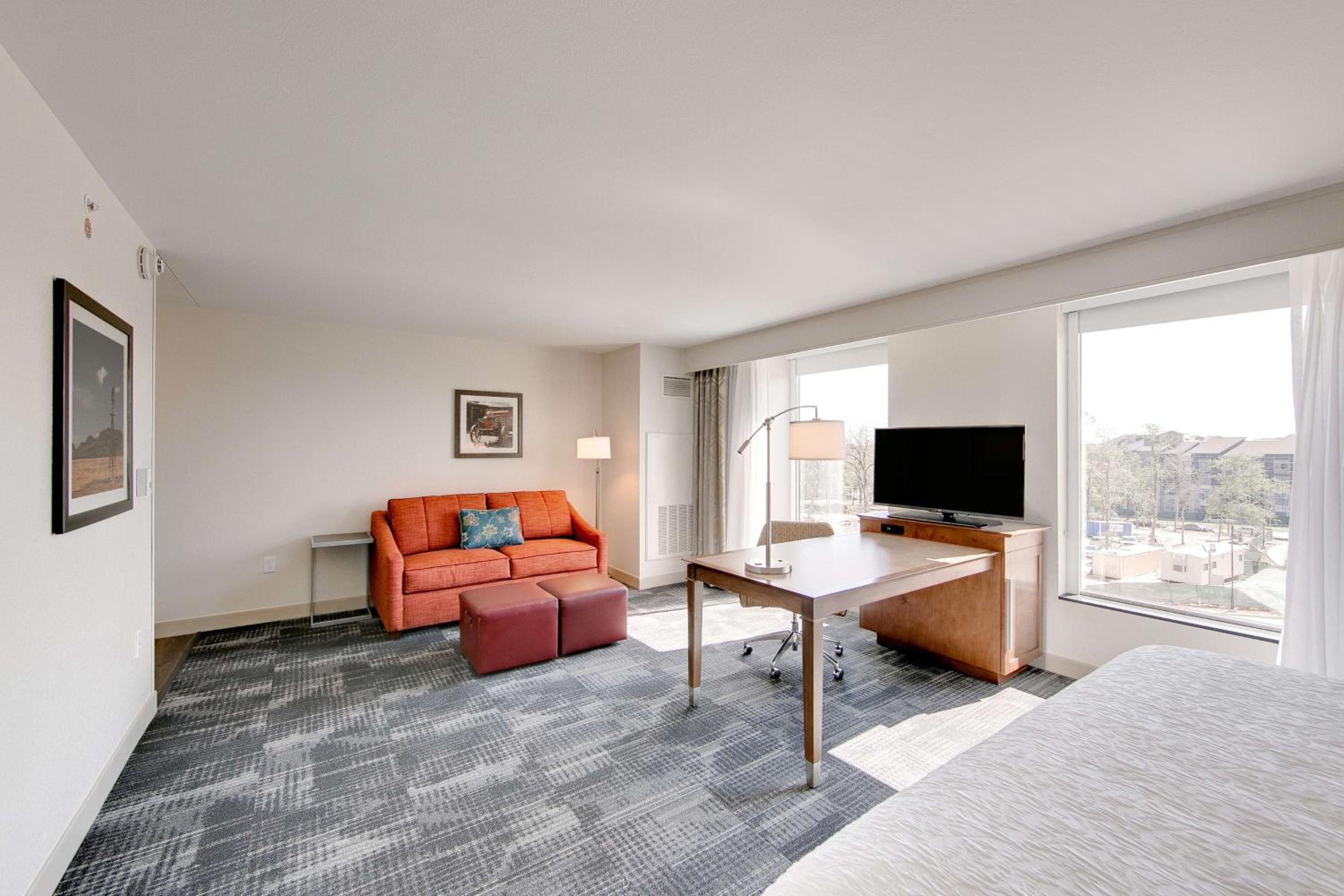 Palm Springs Vacations - Hampton Inn Suites North Houston Spring - Property Image 3