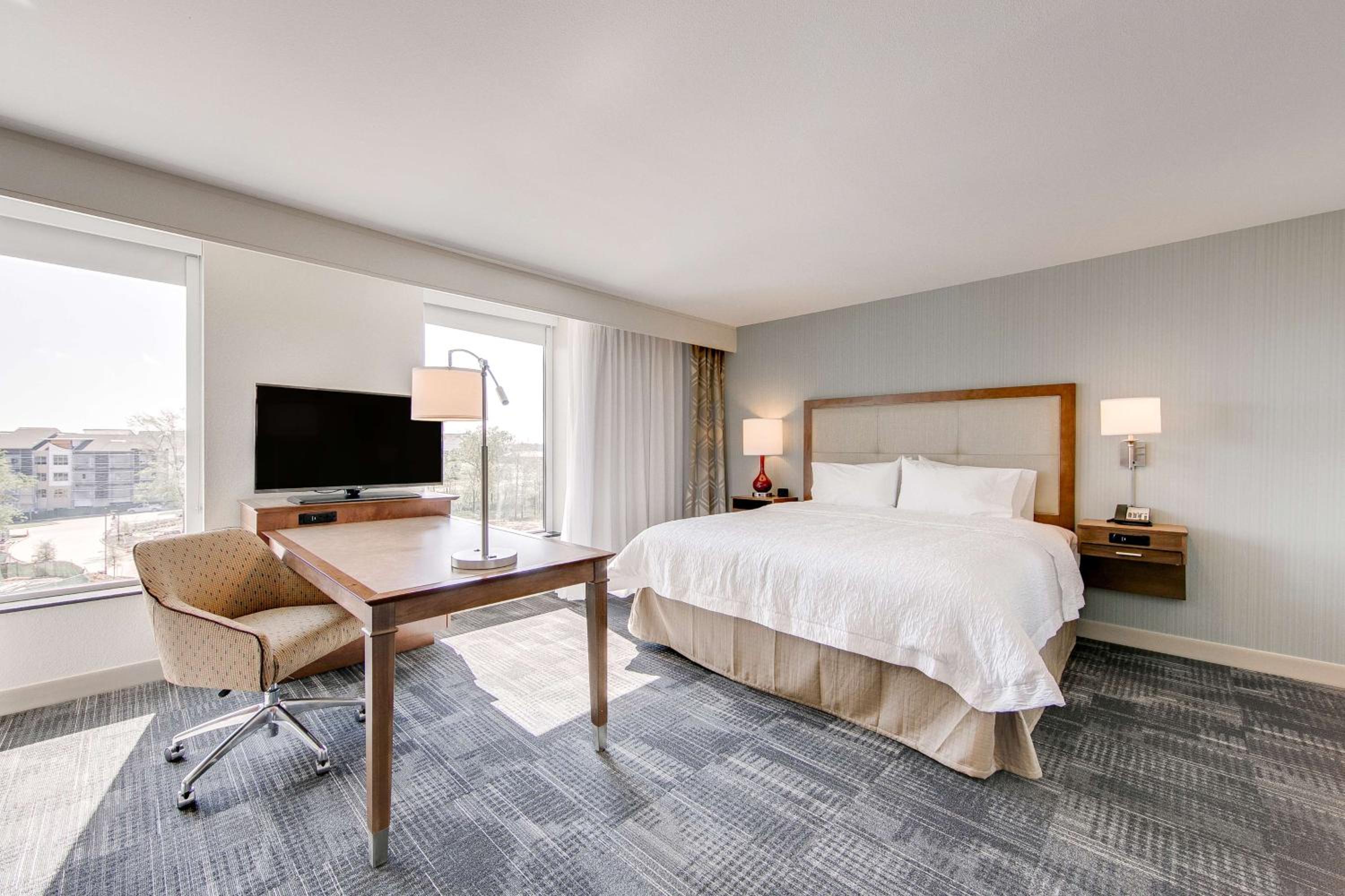 Palm Springs Vacations - Hampton Inn Suites North Houston Spring - Property Image 4