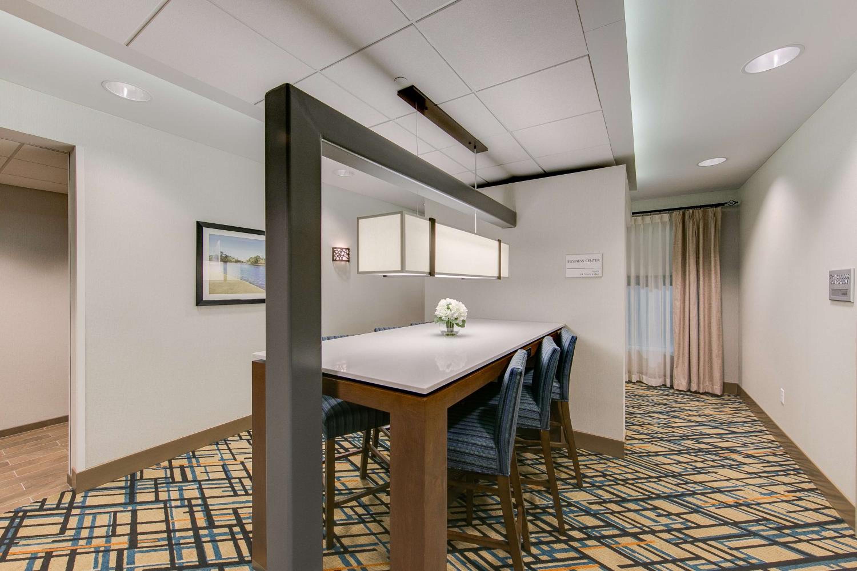 Palm Springs Vacations - Hampton Inn Suites North Houston Spring - Property Image 14