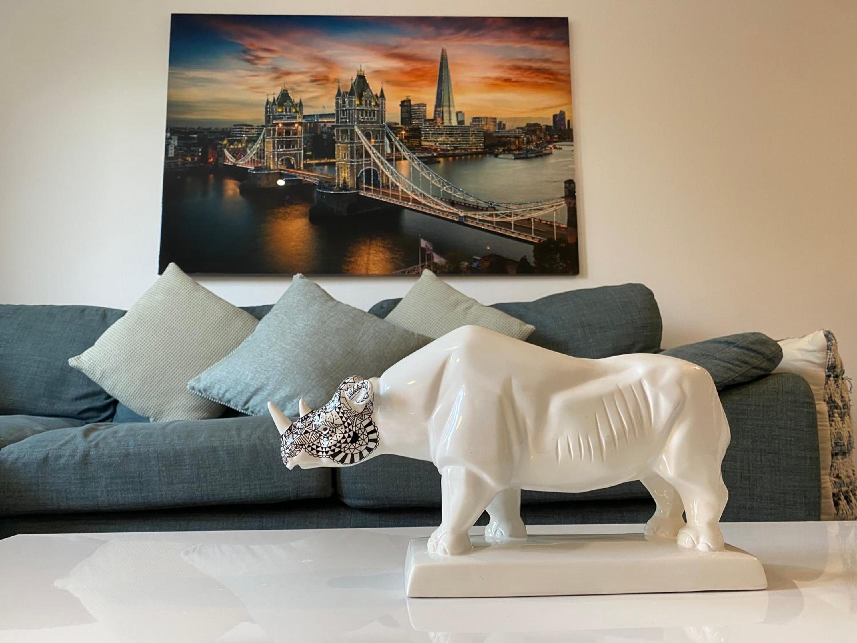 Spacious Flat in Central Street view 5