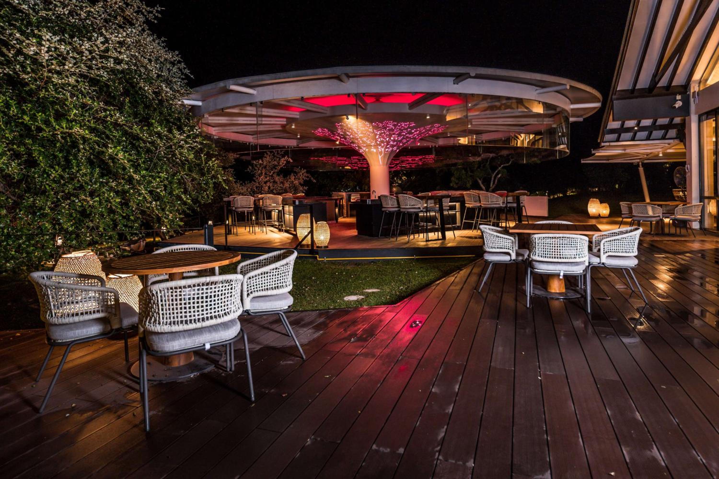 DoubleTree by Hilton Weerawila Rajawarna Resort