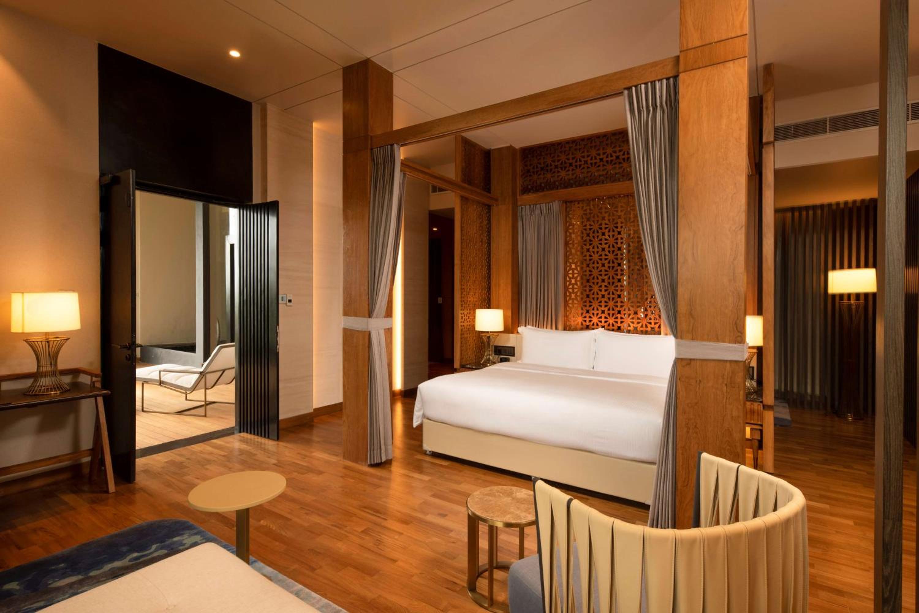 DoubleTree by Hilton Weerawila Rajawarna Resort
