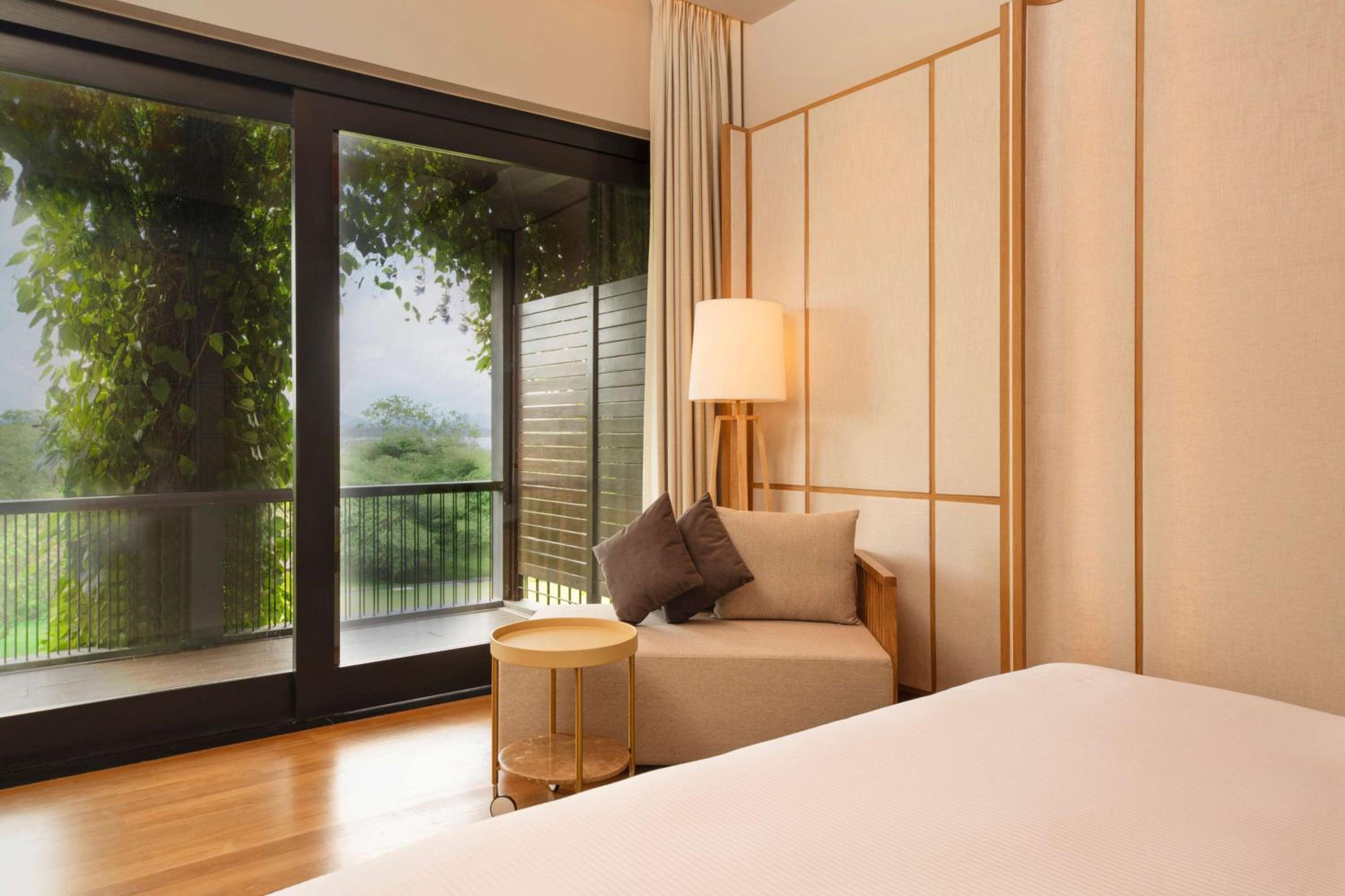 DoubleTree by Hilton Weerawila Rajawarna Resort