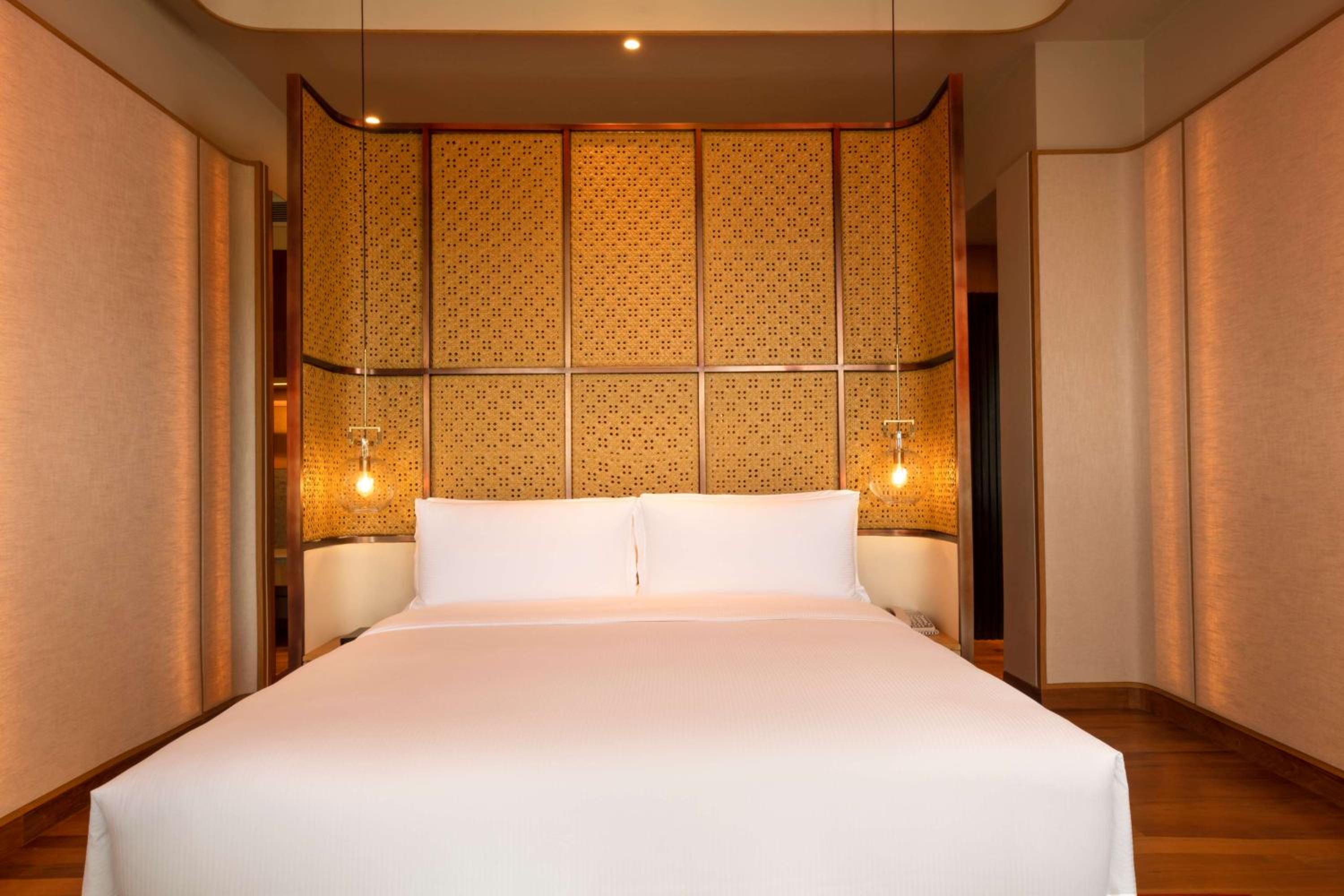 DoubleTree by Hilton Weerawila Rajawarna Resort