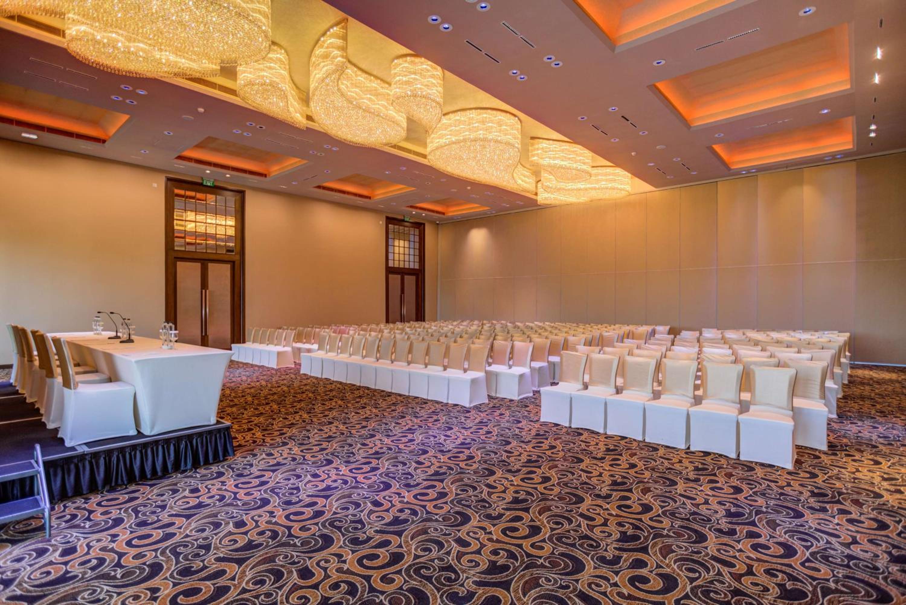 DoubleTree by Hilton Weerawila Rajawarna Resort