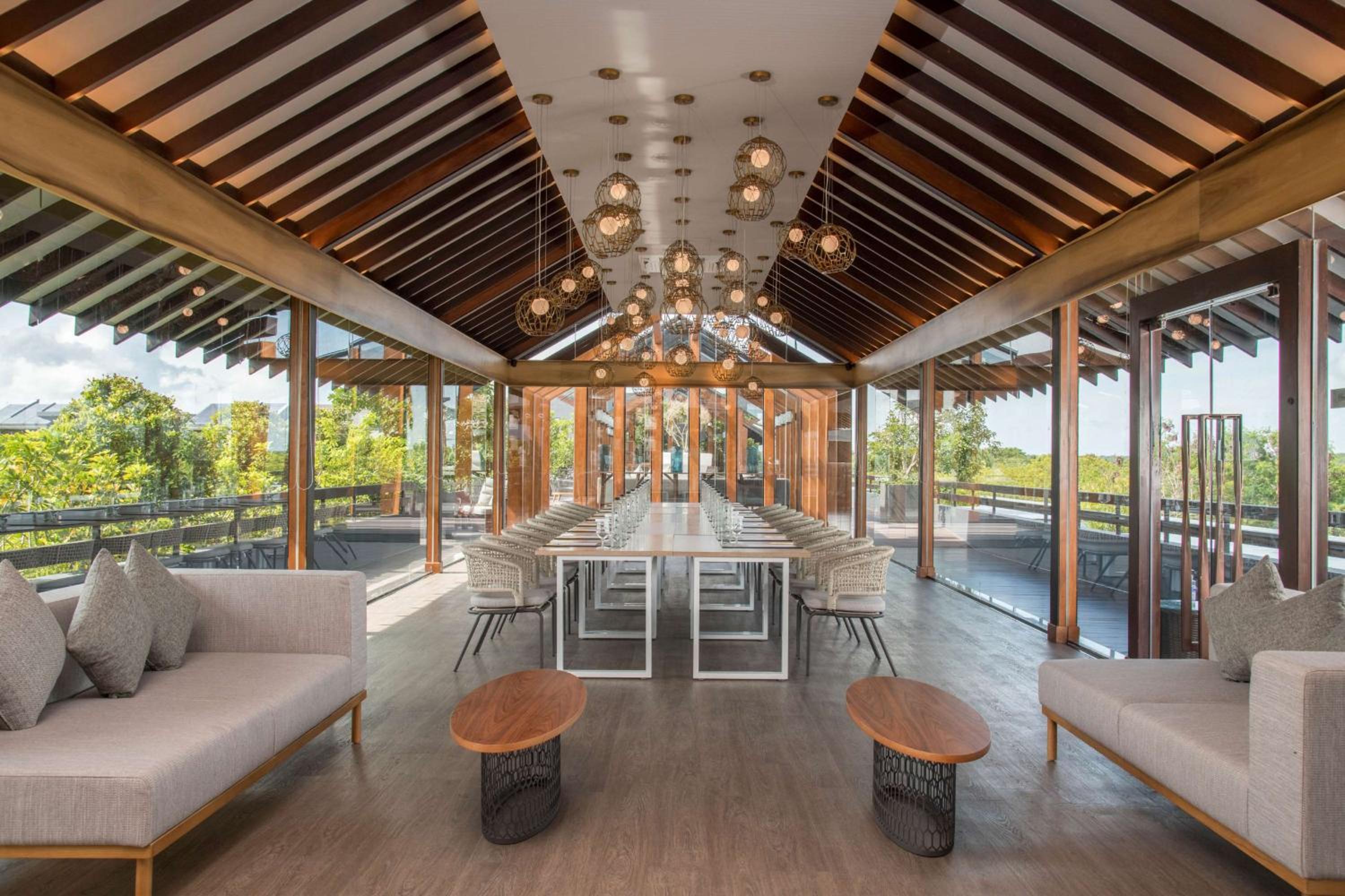 DoubleTree by Hilton Weerawila Rajawarna Resort