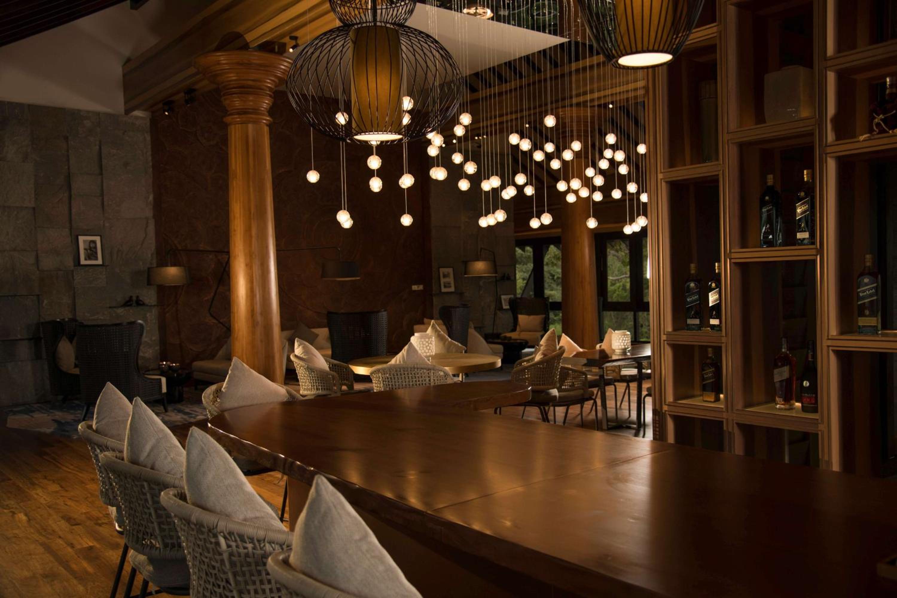 DoubleTree by Hilton Weerawila Rajawarna Resort