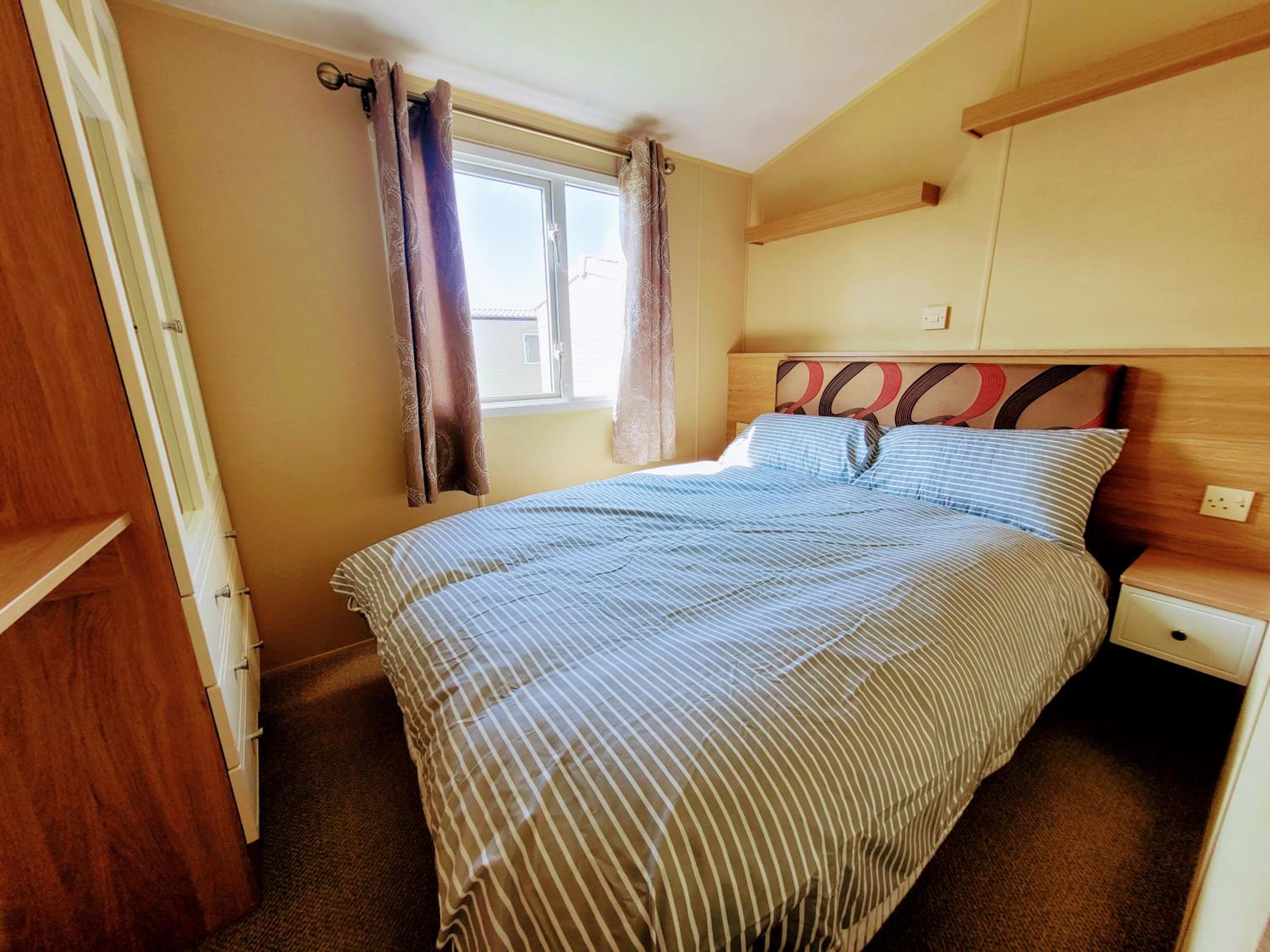 Lyons Robin Hood Holiday Park, The Shamrock Way view 5