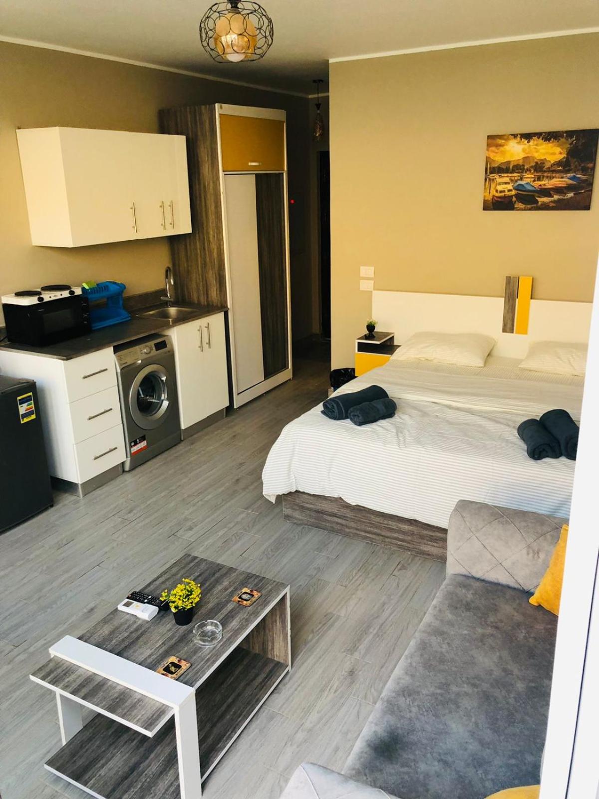 Bali studio