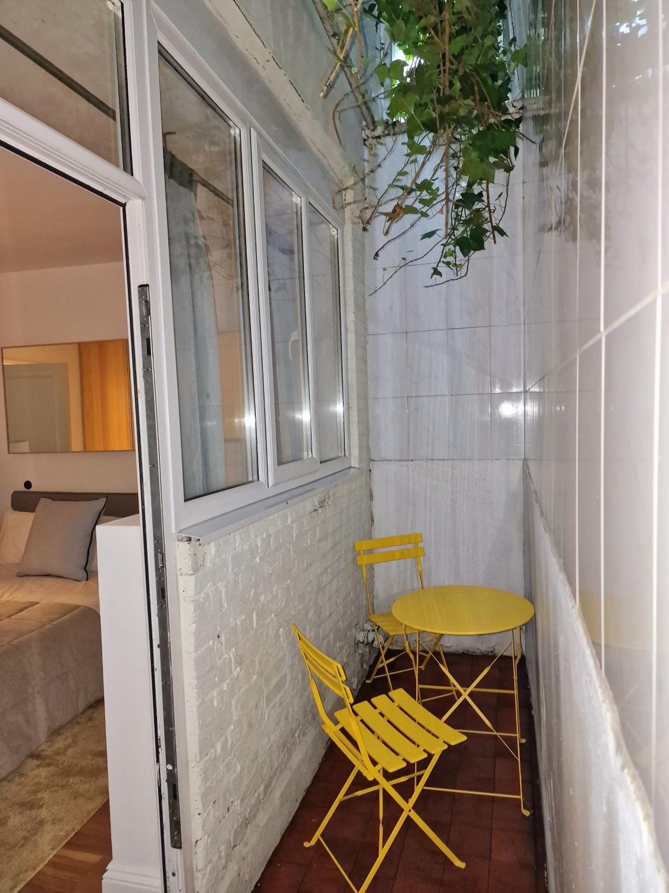 Stunning Hyde Park Home, Ground Floor Maisonette, Duplex, near Tube Metro Stations