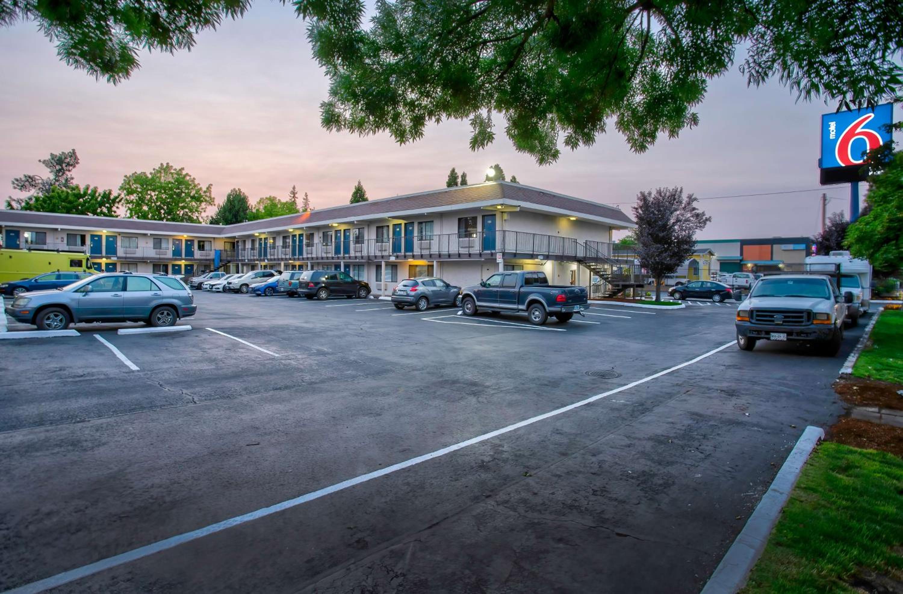 Albany Vacations - Motel 6-Salem, OR - Property Image 2