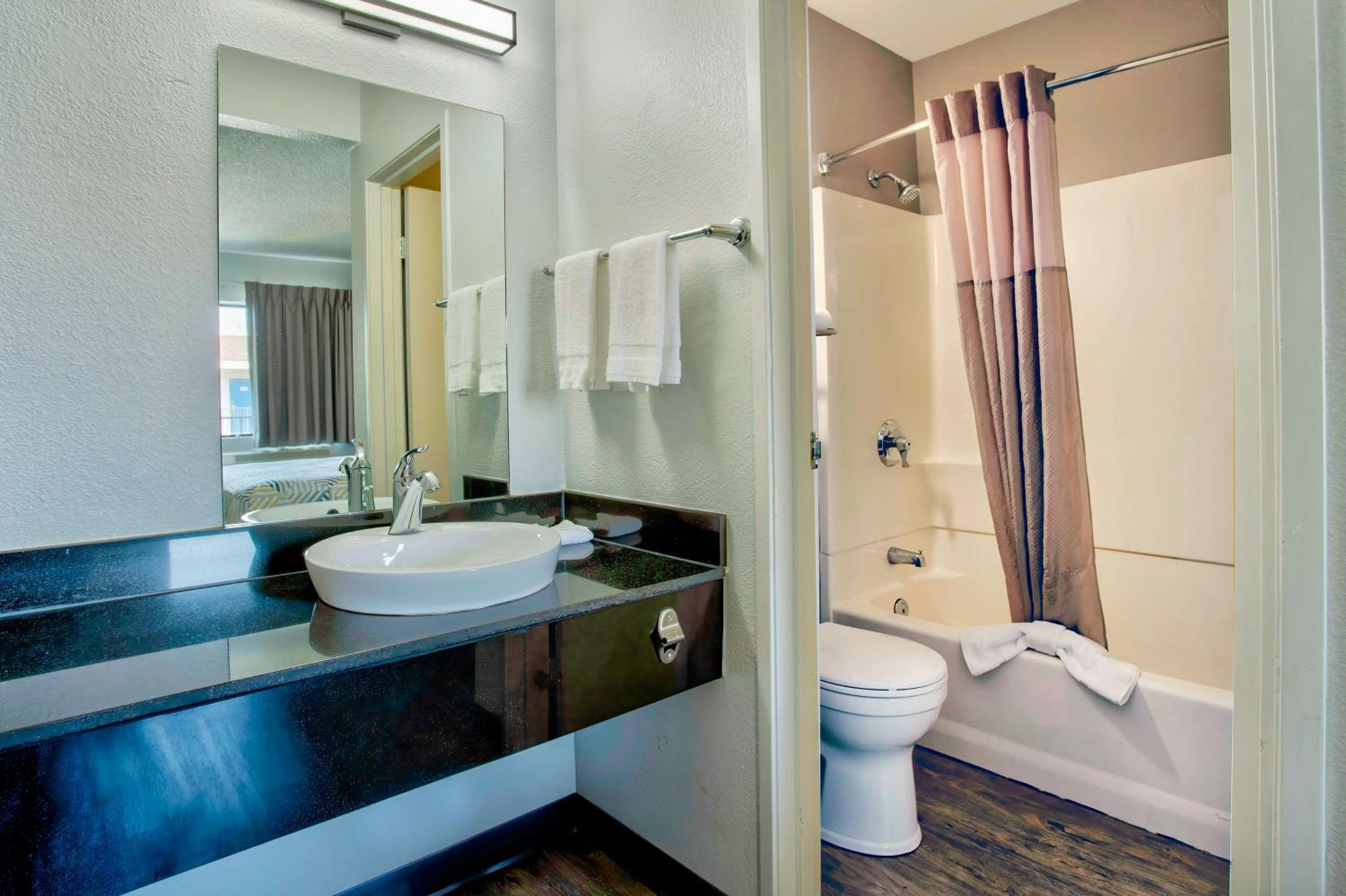 Motel 6-Salem, OR