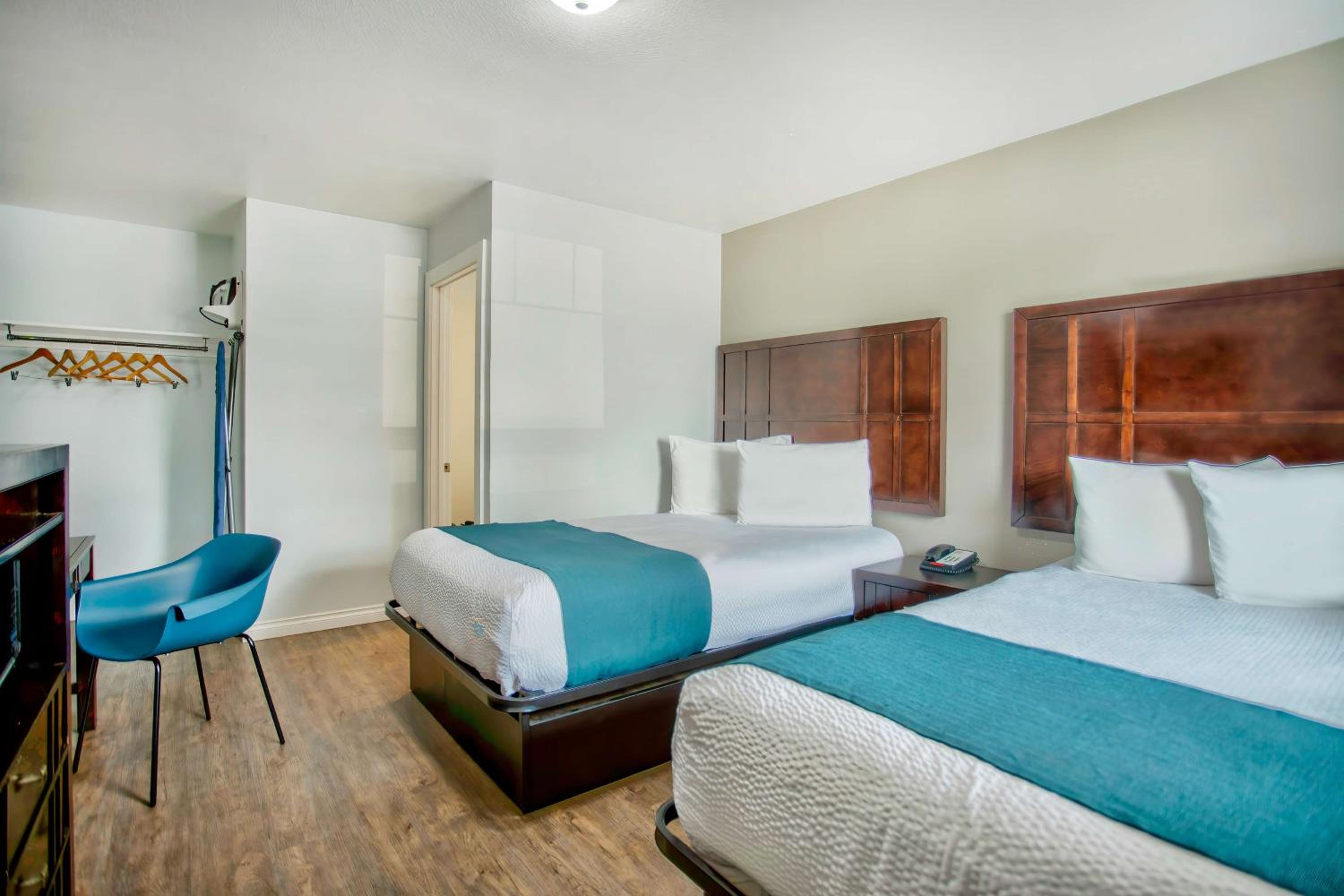 Albany Vacations - Studio 6 Suites - Albany, OR - Property Image 2