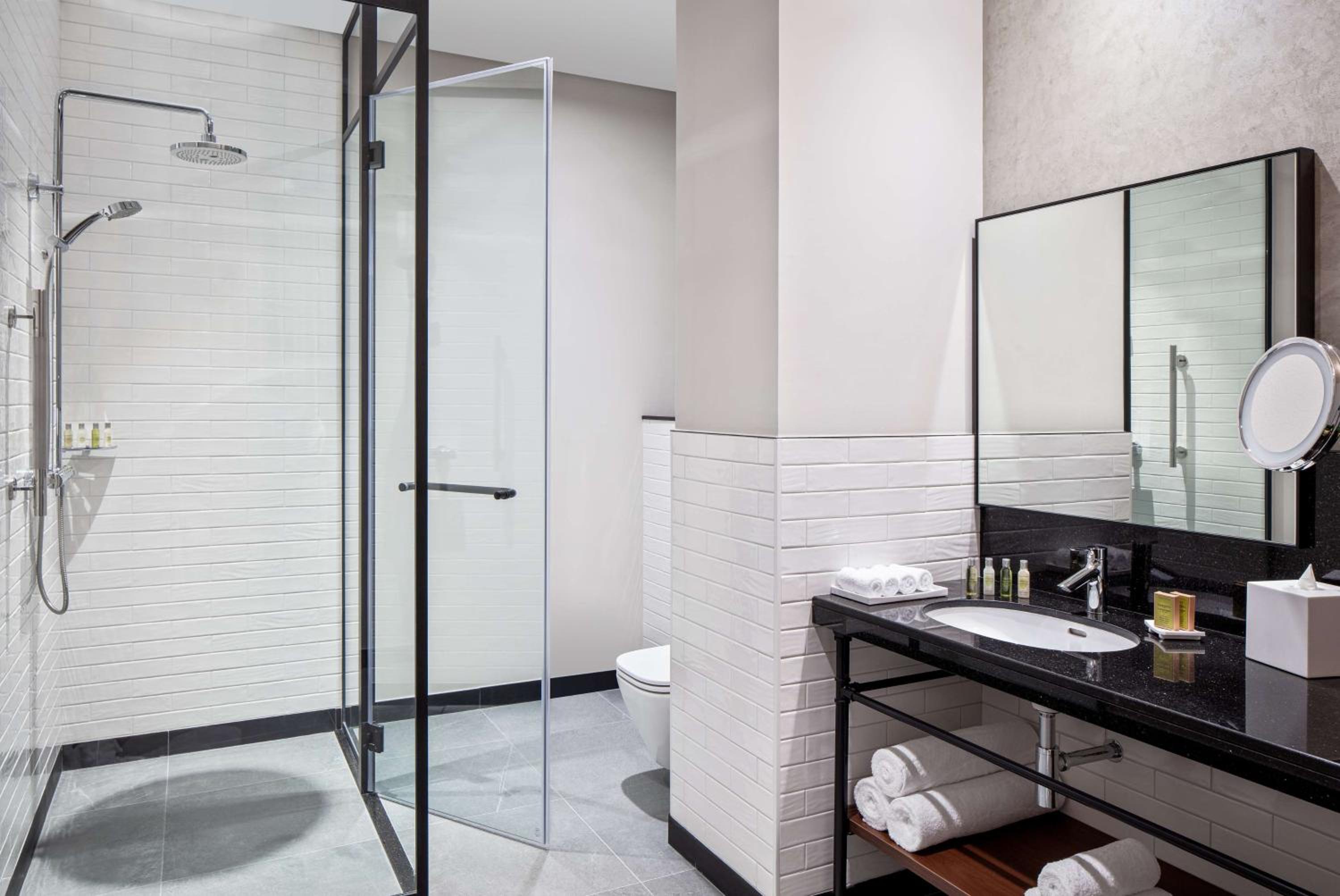 Woodstock Corner - Newly renovated slick and modern loft apartments 照片第 81 張，共 83 張