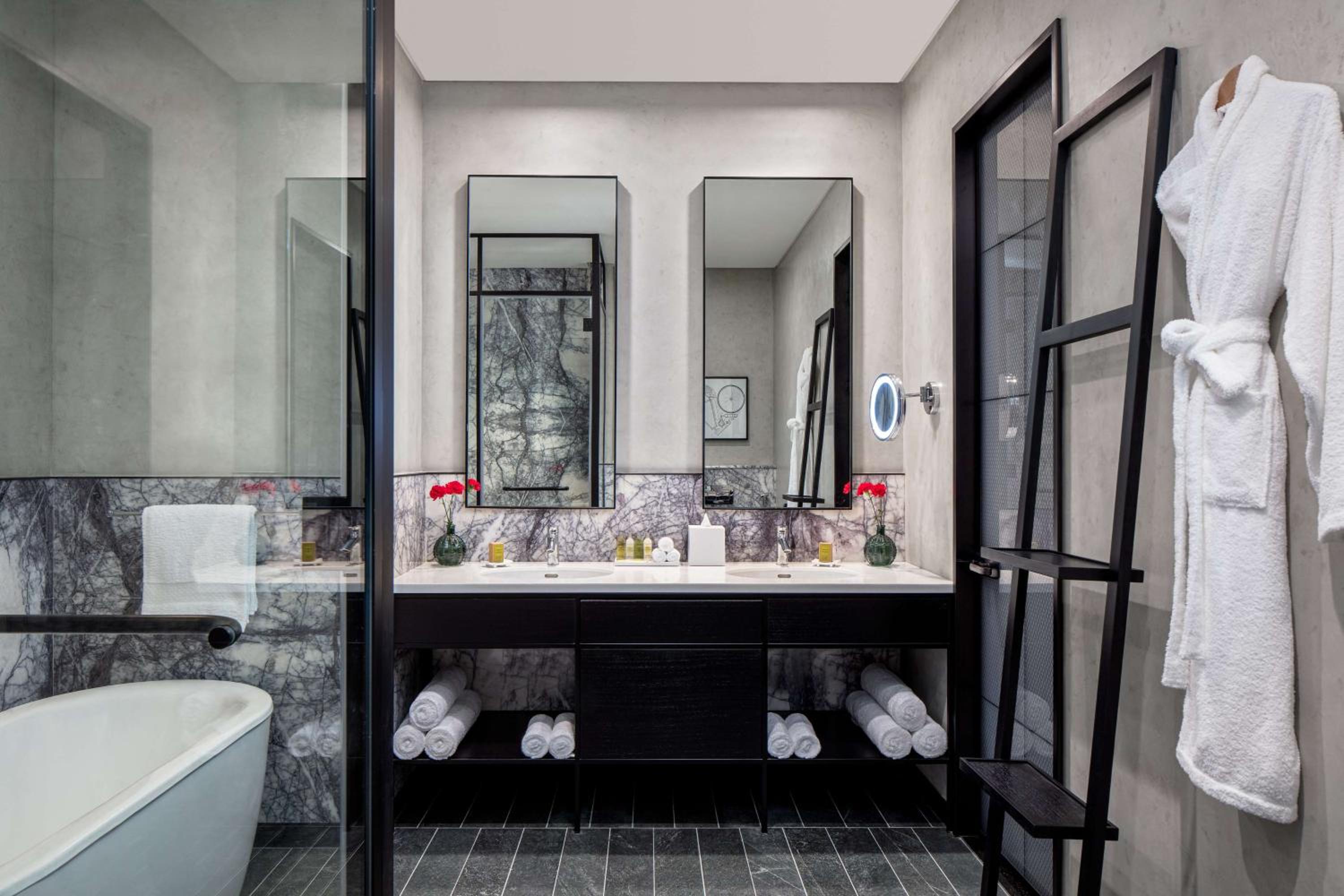 Woodstock Corner - Newly renovated slick and modern loft apartments 照片第 51 張，共 83 張