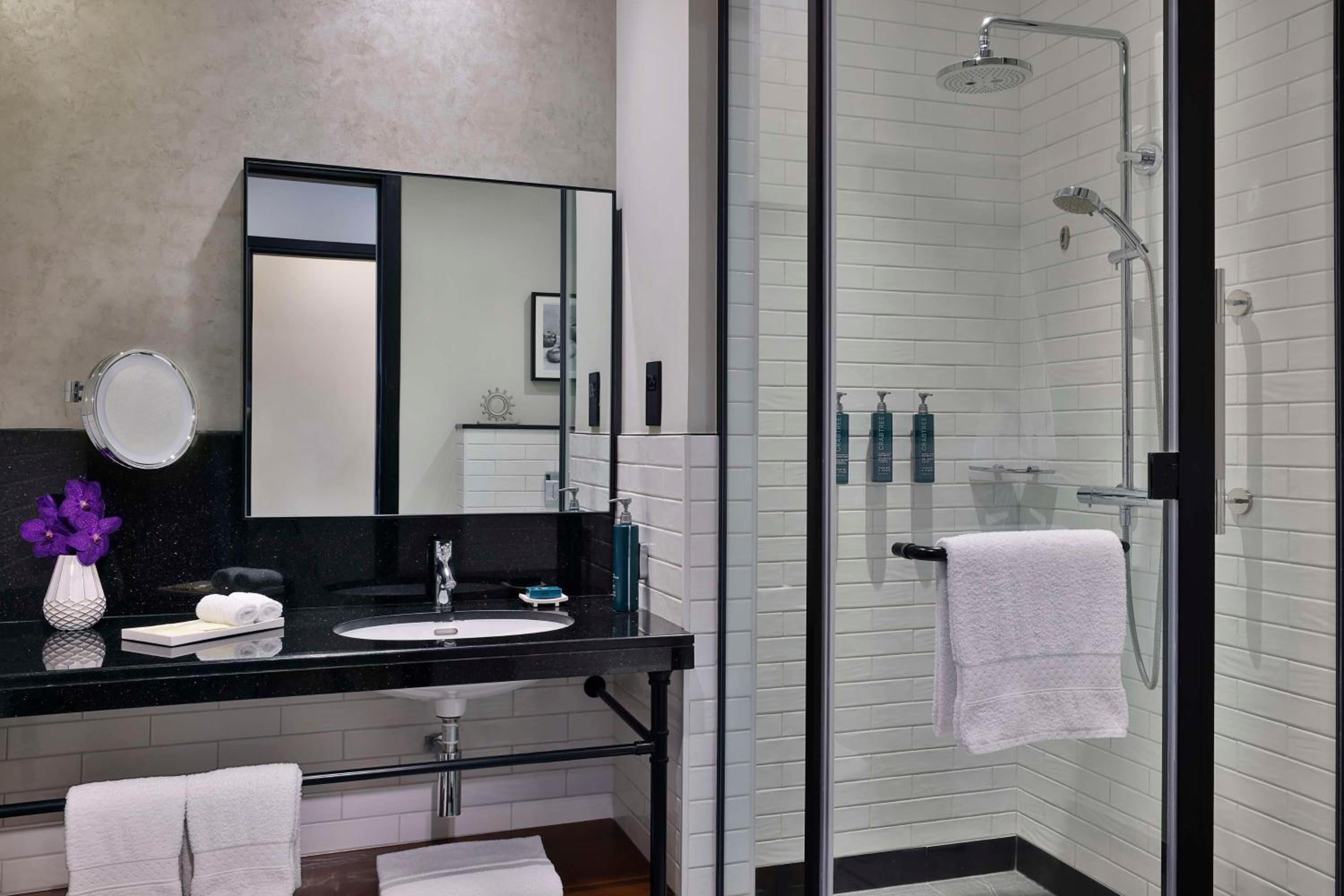Woodstock Corner - Newly renovated slick and modern loft apartments 照片第 58 張，共 83 張