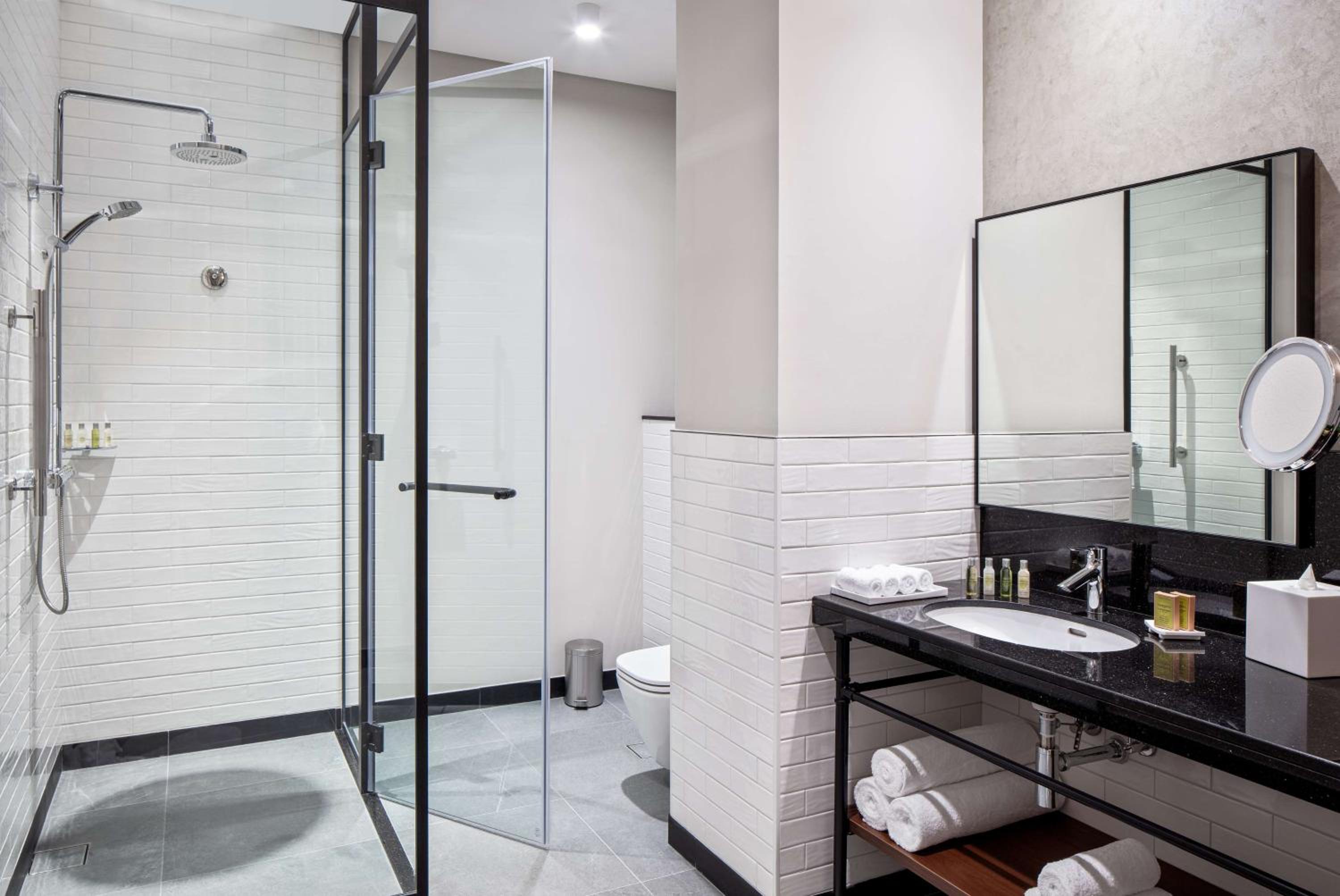 Woodstock Corner - Newly renovated slick and modern loft apartments 照片第 60 張，共 83 張
