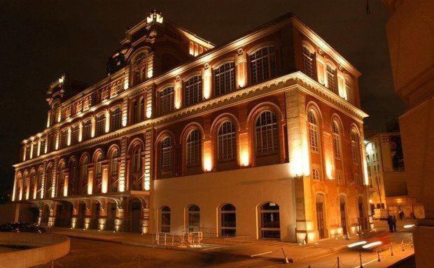 Estação Hostel - Em frente ao Metrô