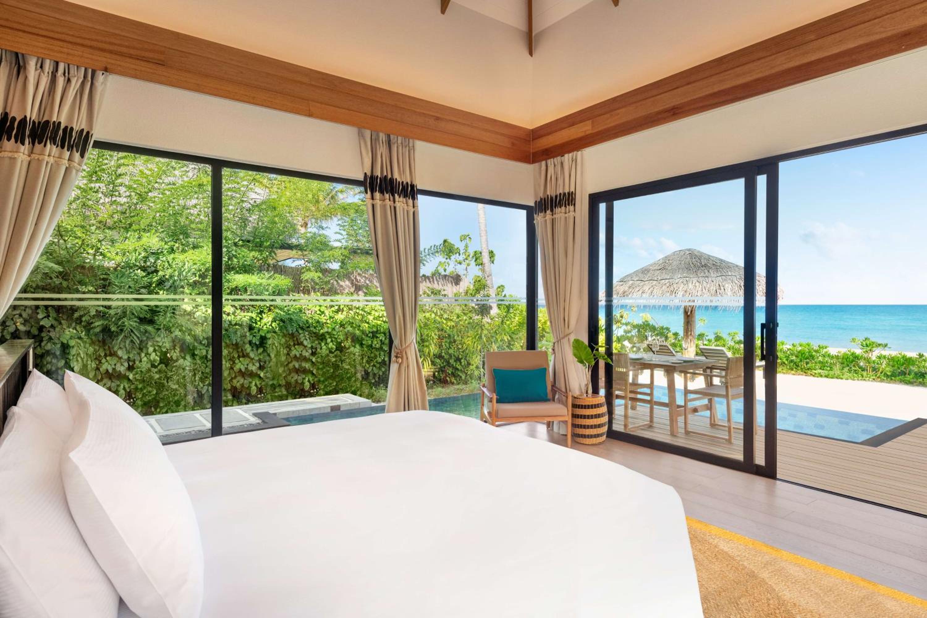 Hilton Maldives Amingiri Resort & Spa 26
